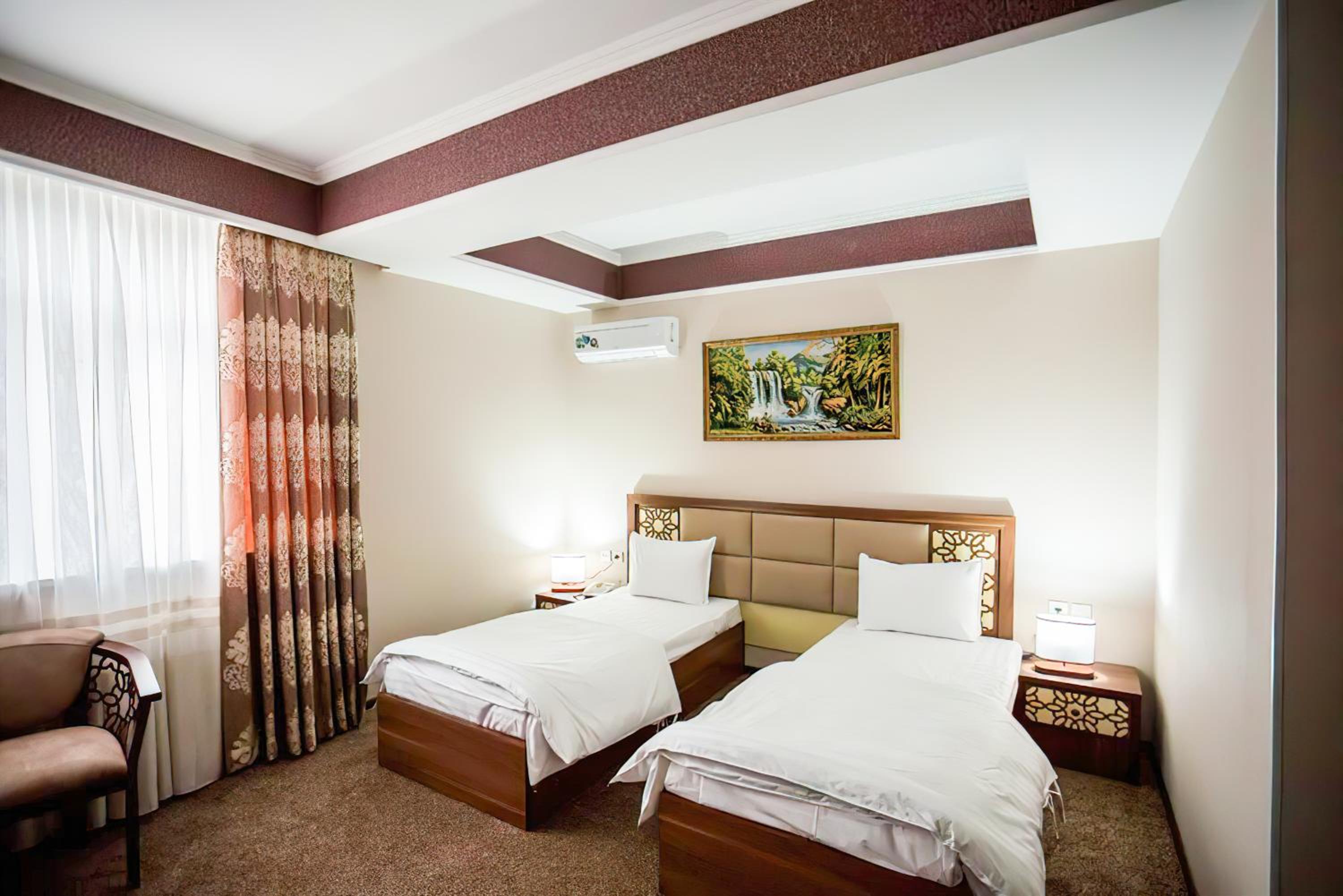 Standard Twin Room - Photo 6