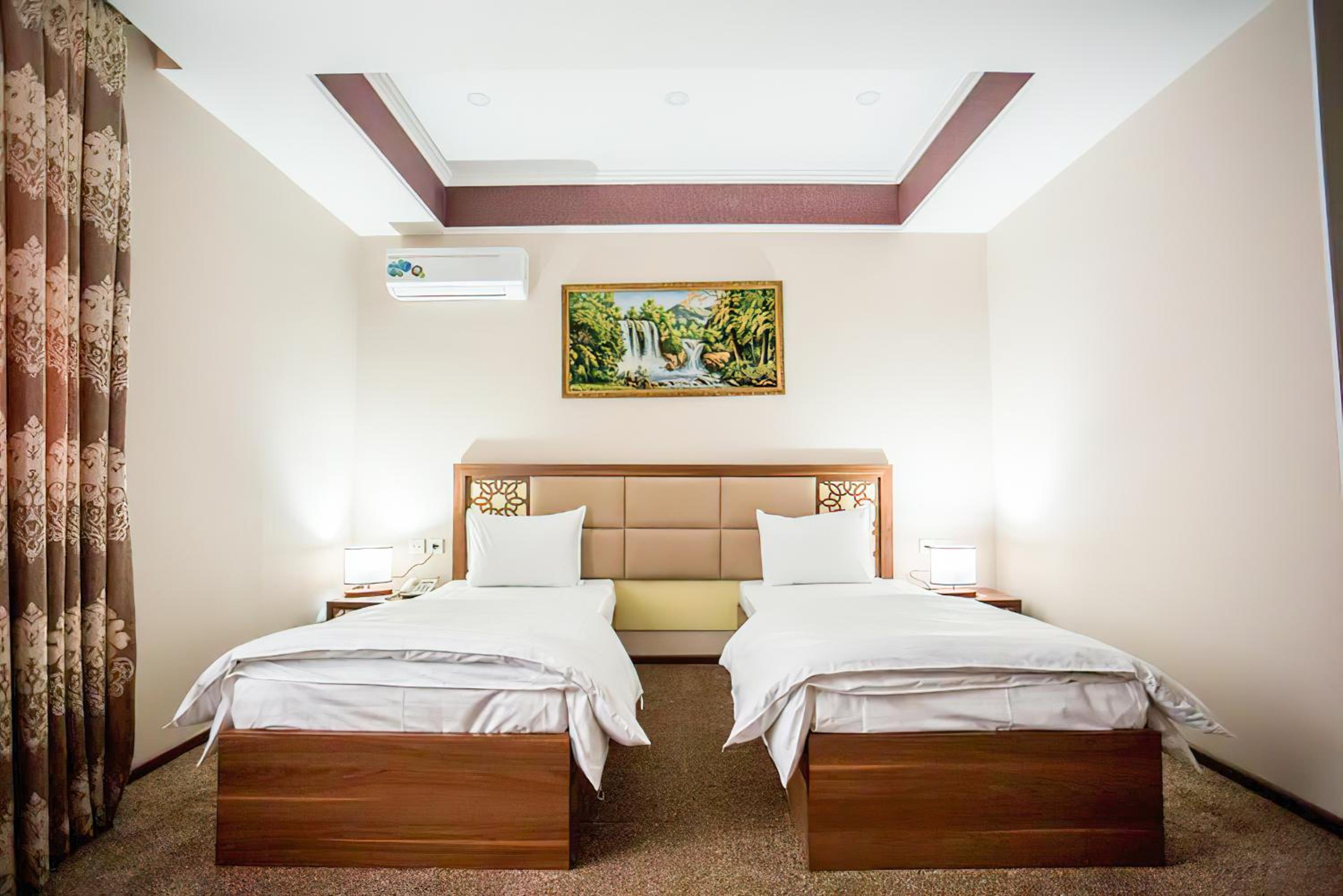 Standard Twin Room - Photo 4