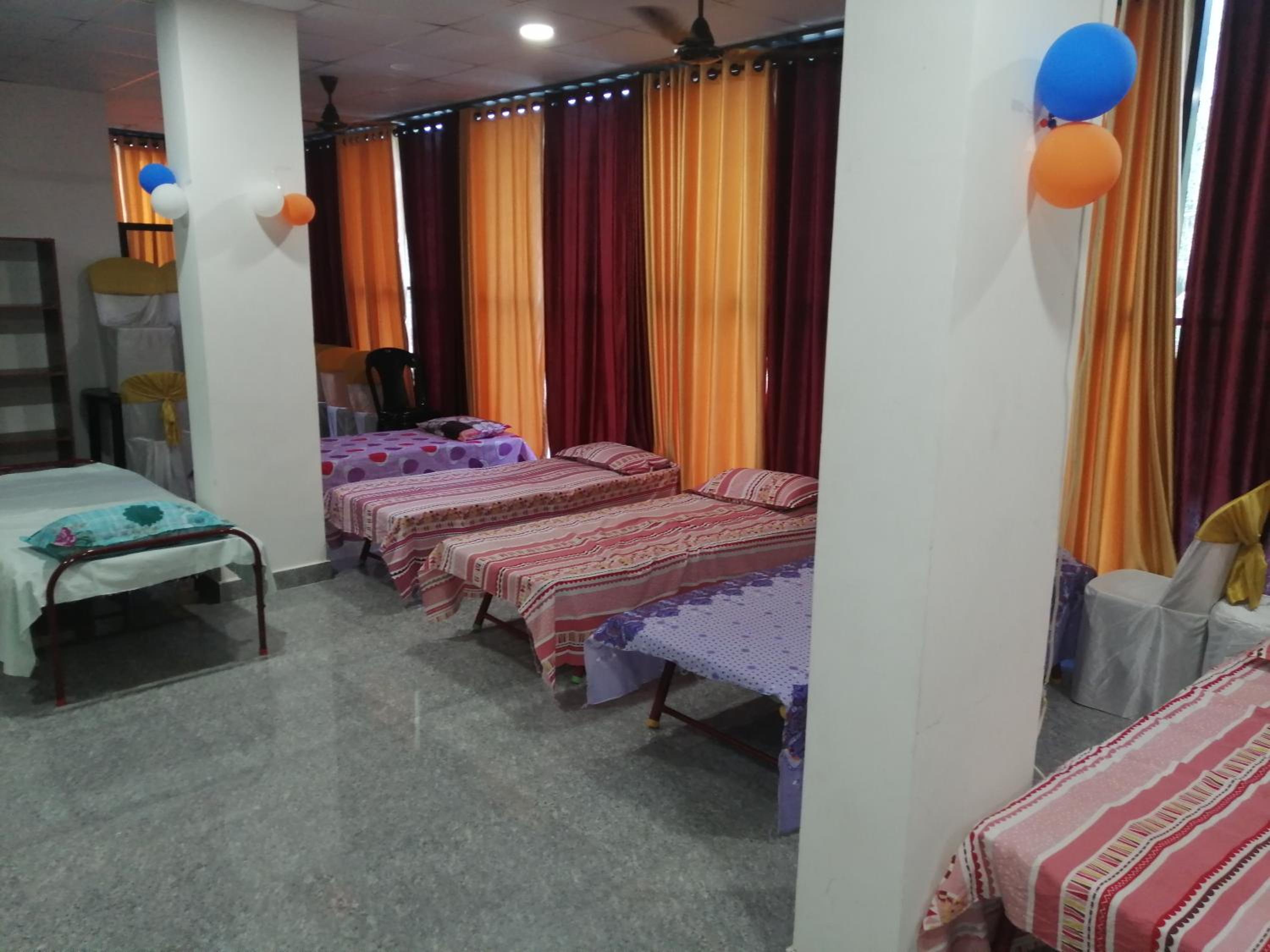 10-Bed Male Dormitory Room photo 3