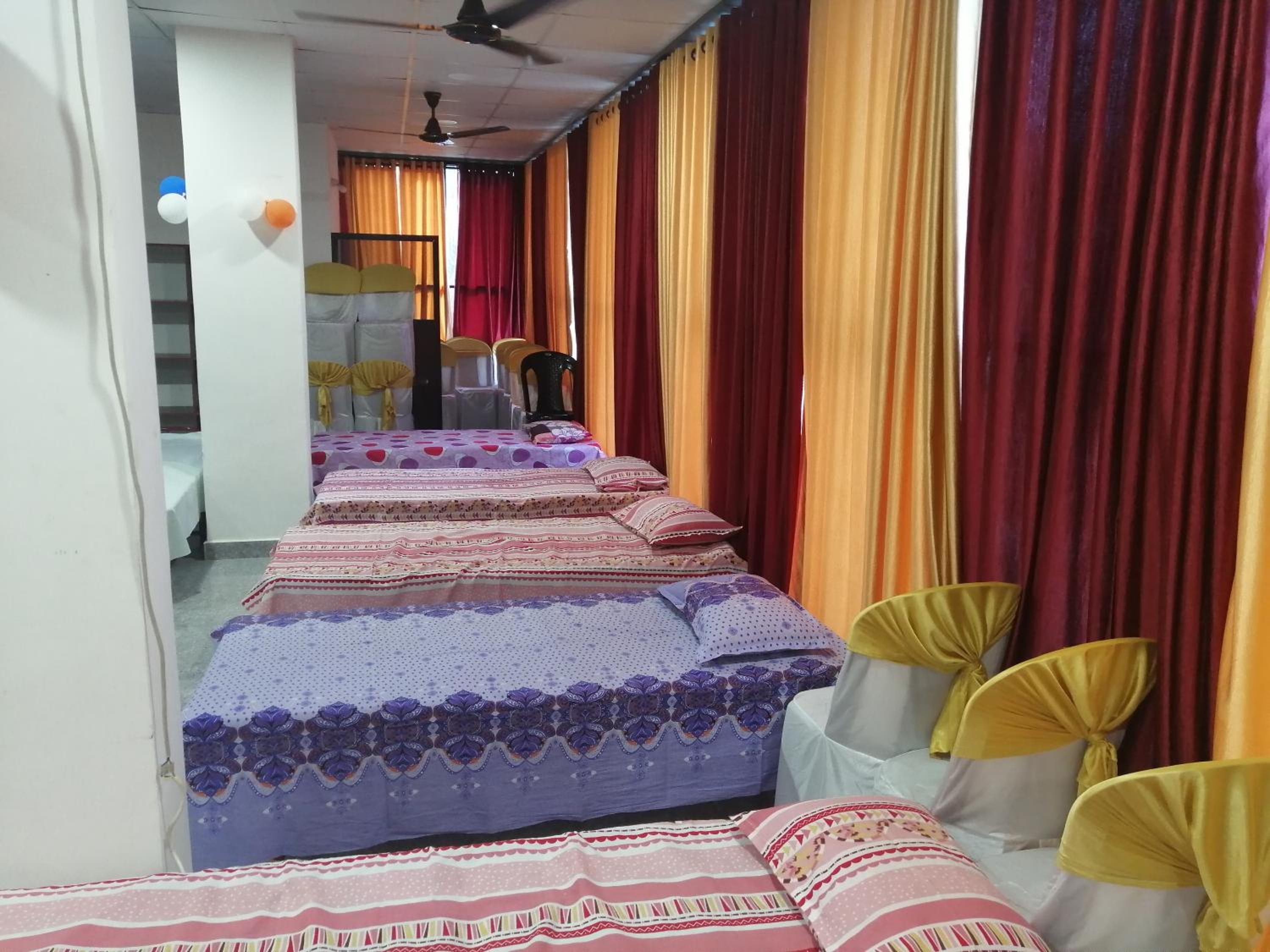 10-Bed Male Dormitory Room photo 1
