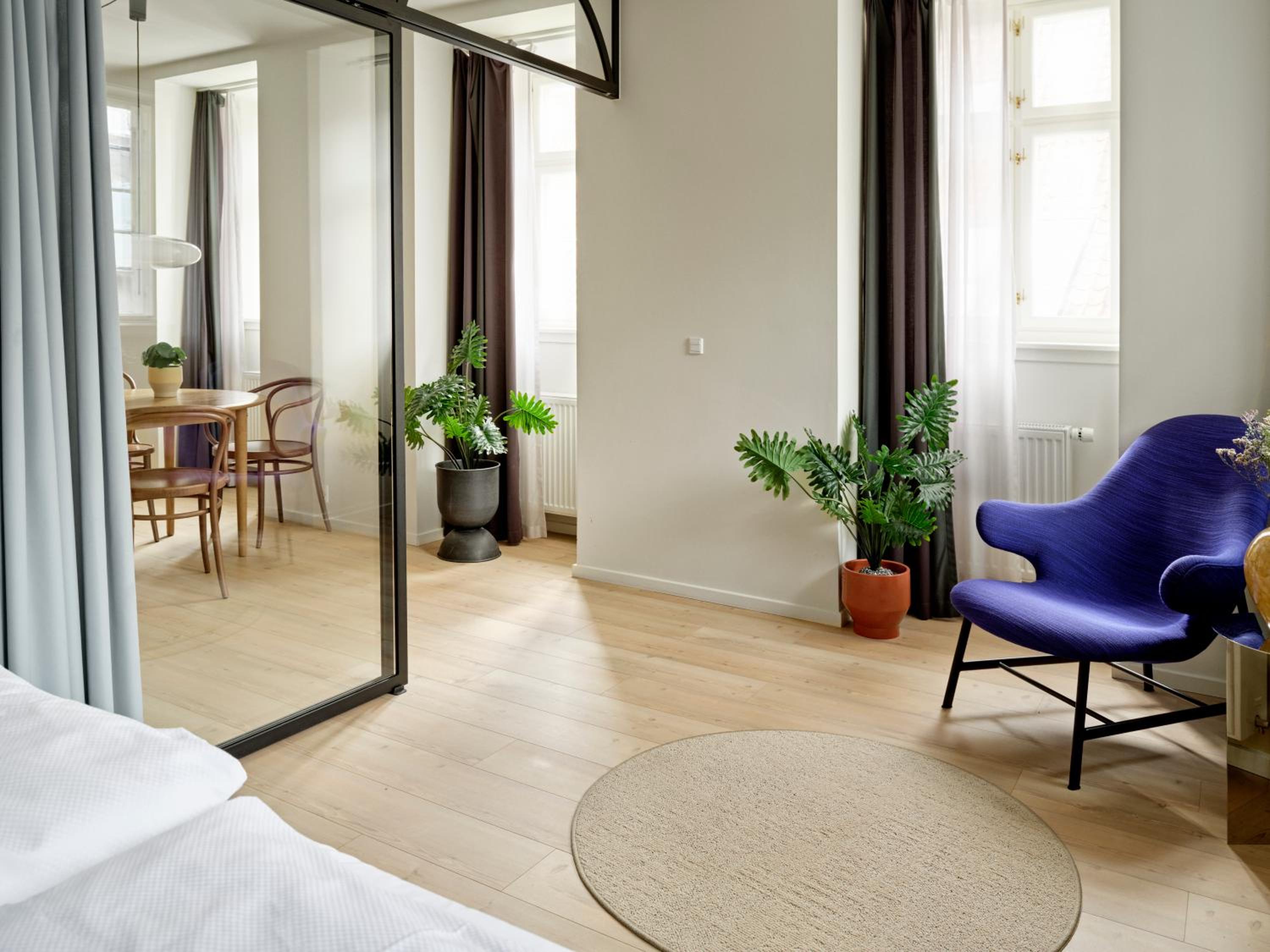 Superior One-Bedroom Apartment