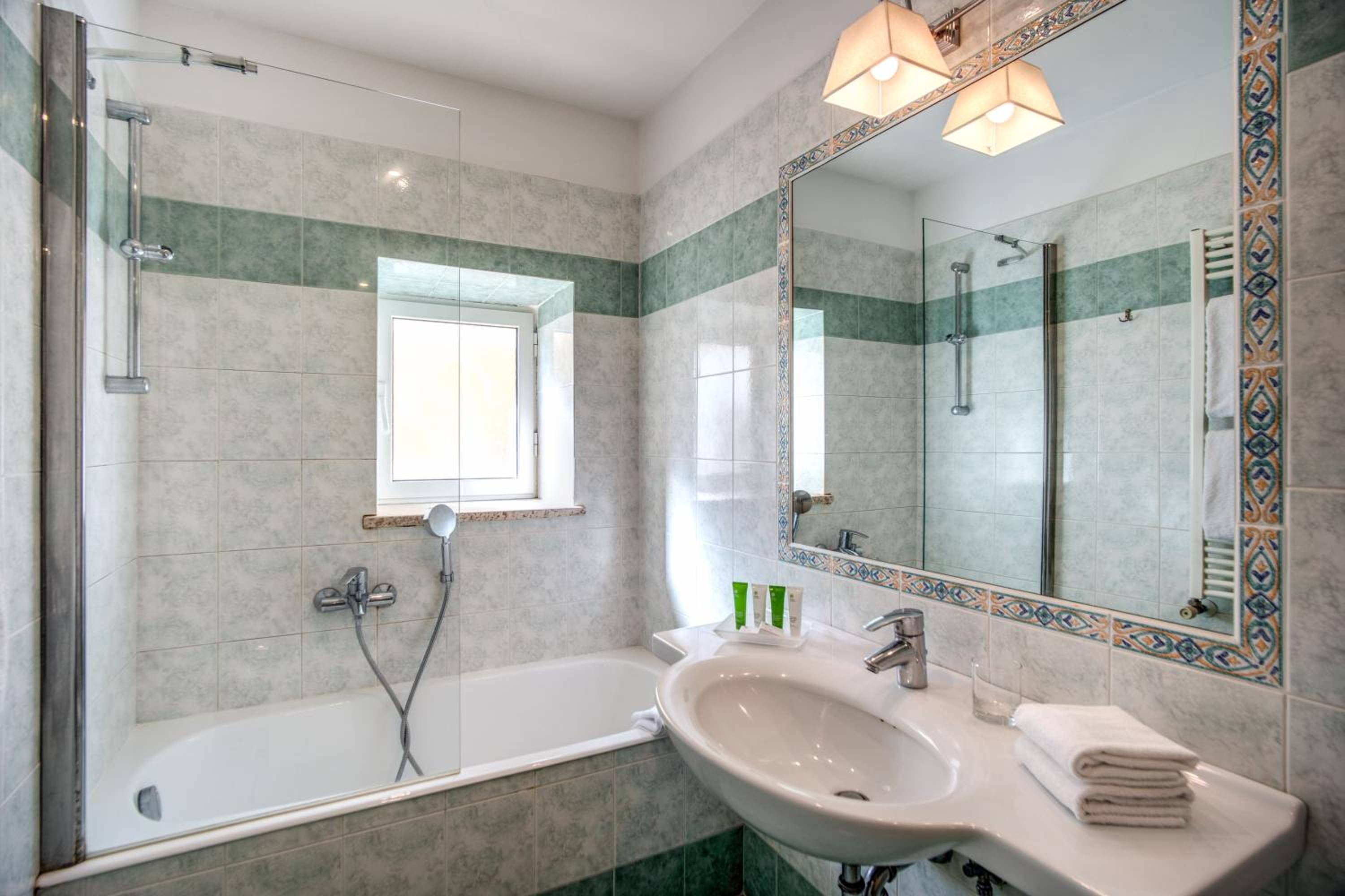Superior Double or Twin Room photo 3