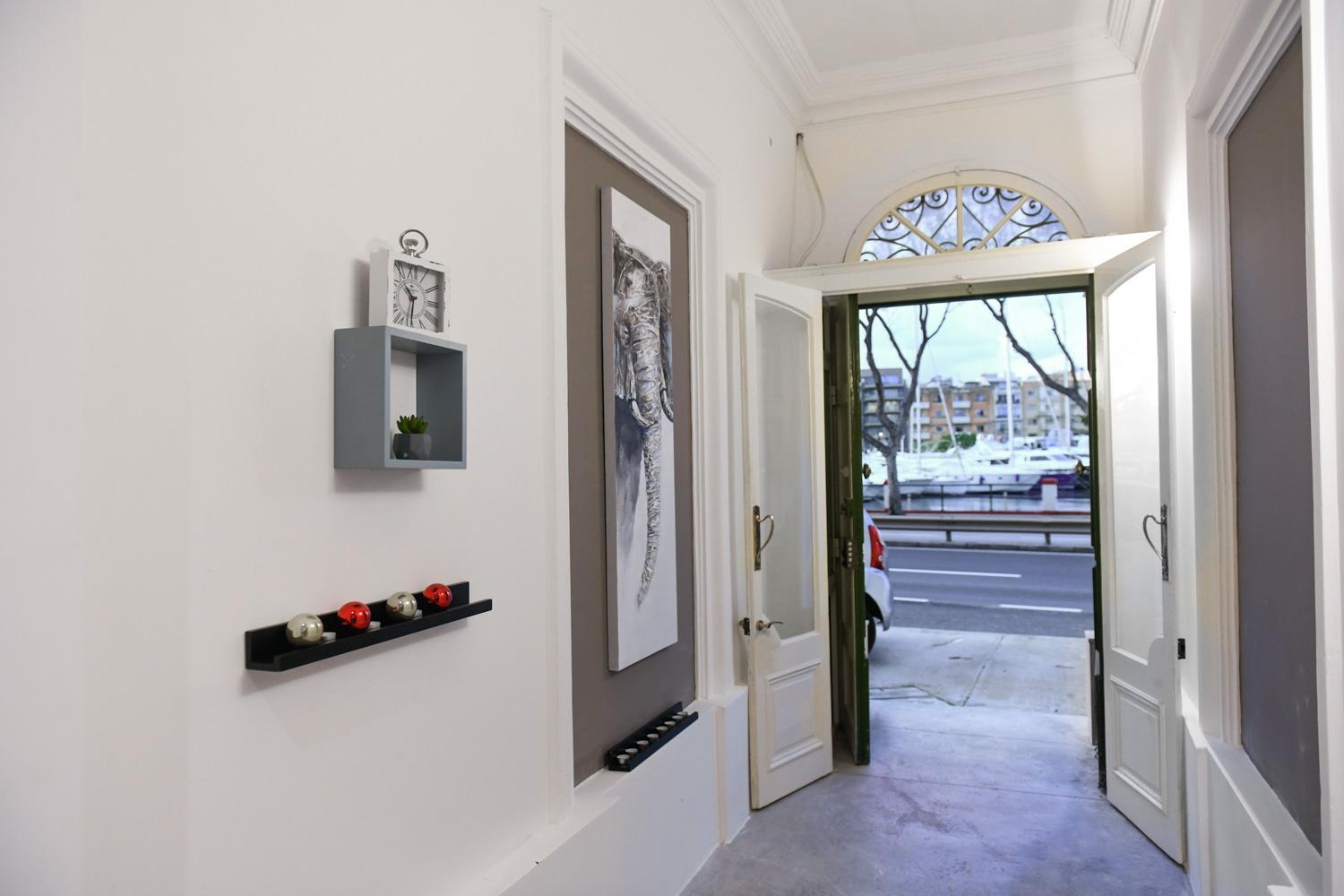 Double Room with Balcony - Photo 5