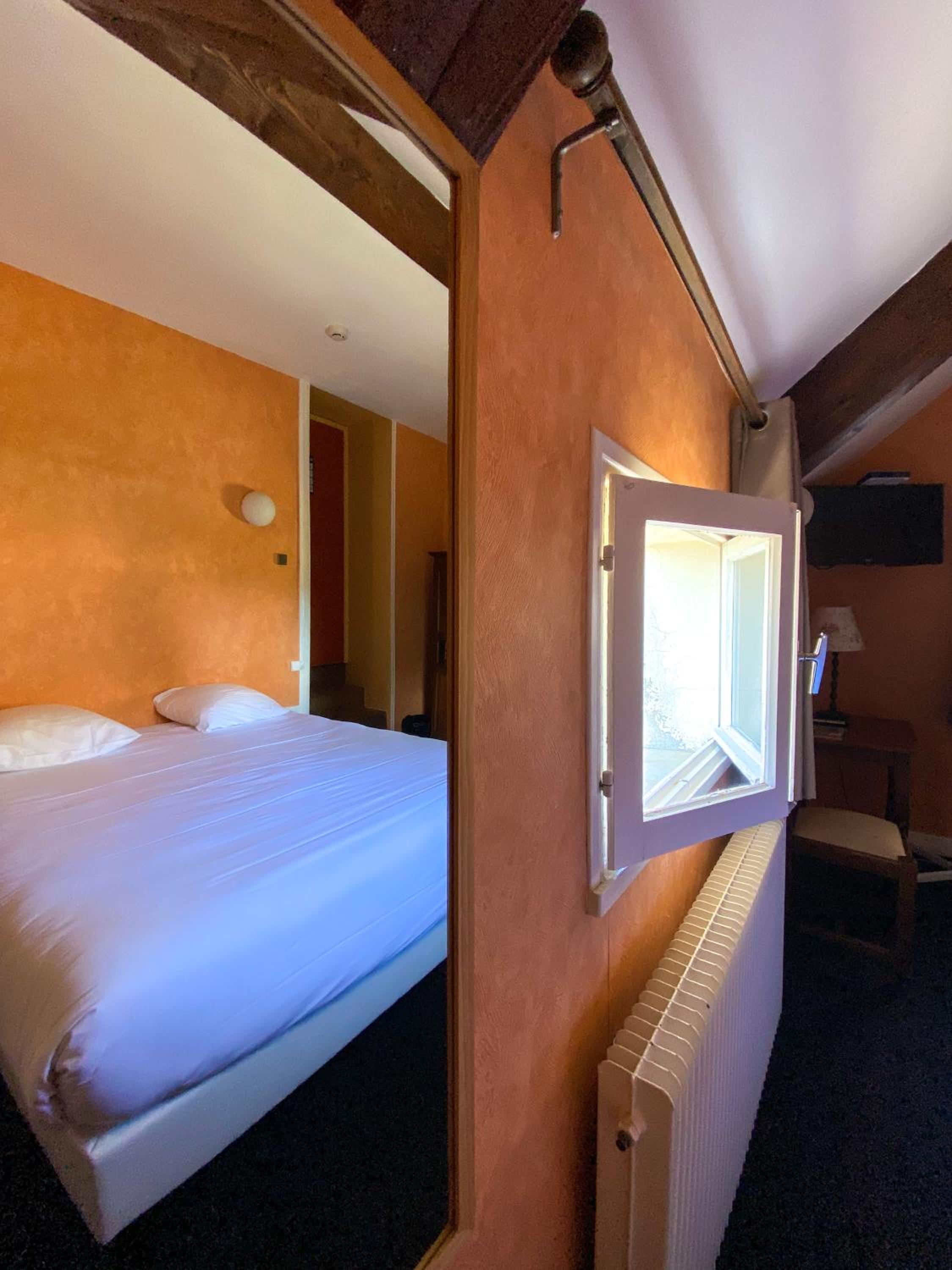 Standard Double Room - Photo 1