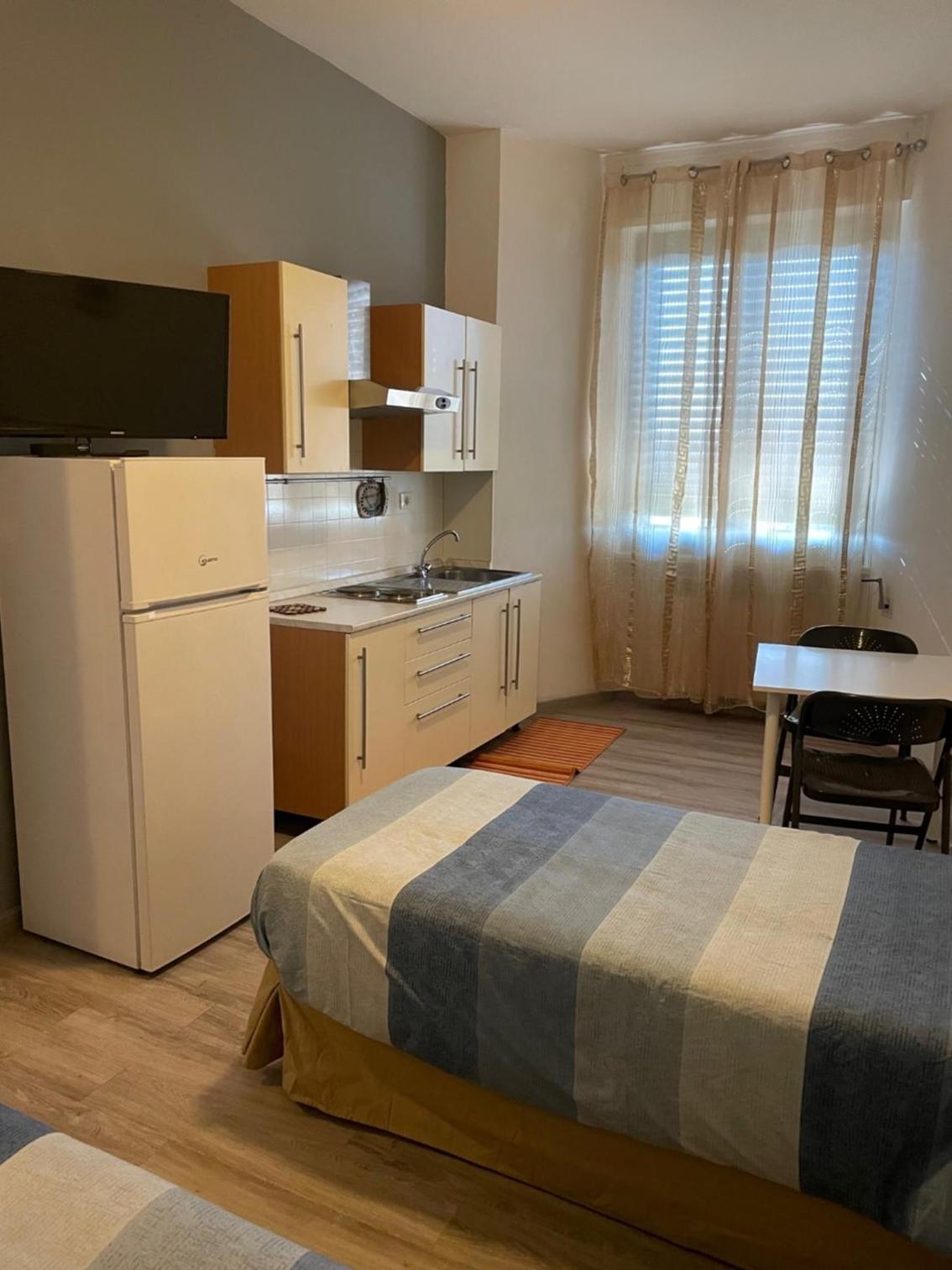Studio (2 Adults)