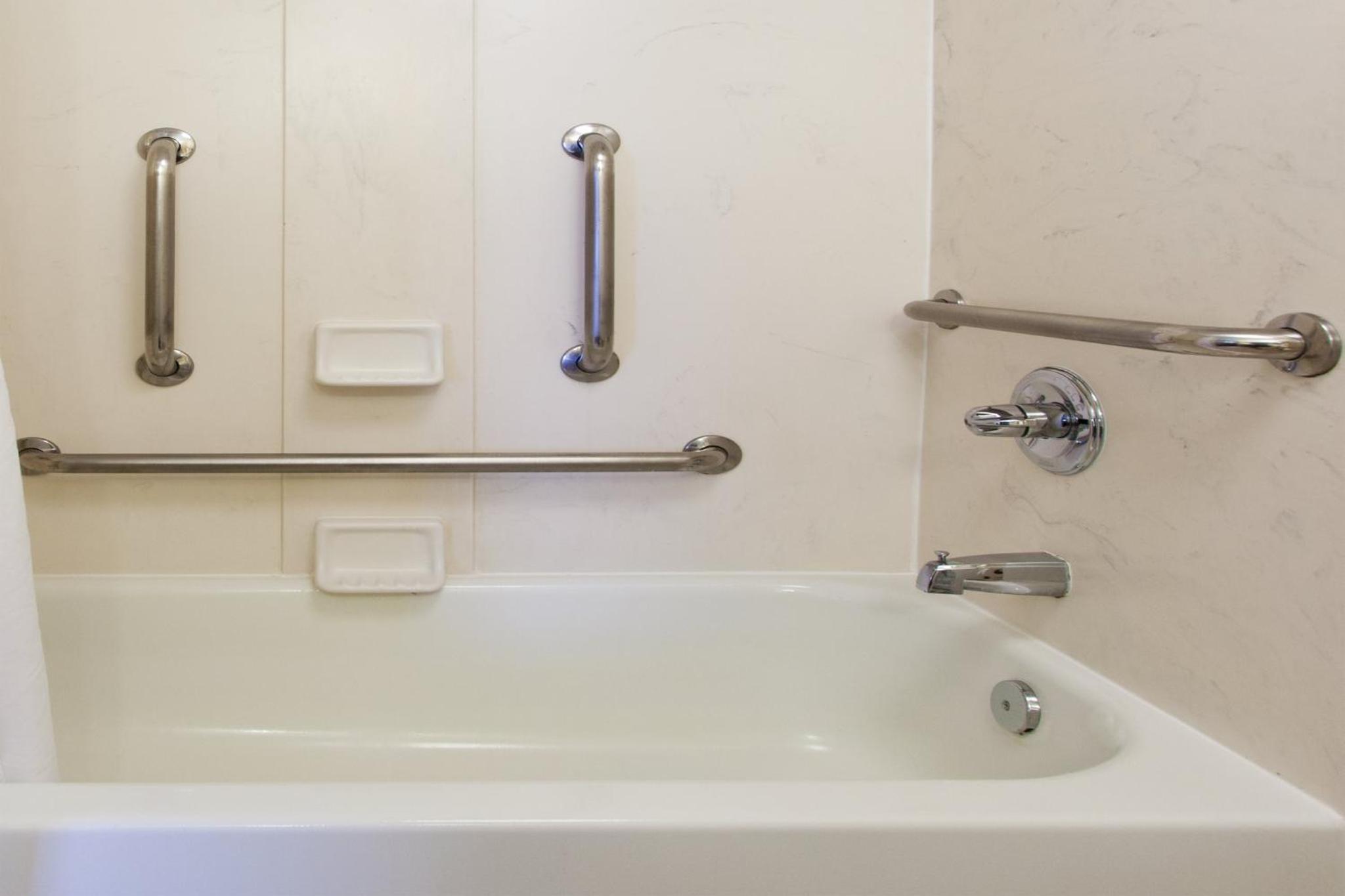 King Room - Mobility Access/Hearing Accessible - Photo 5
