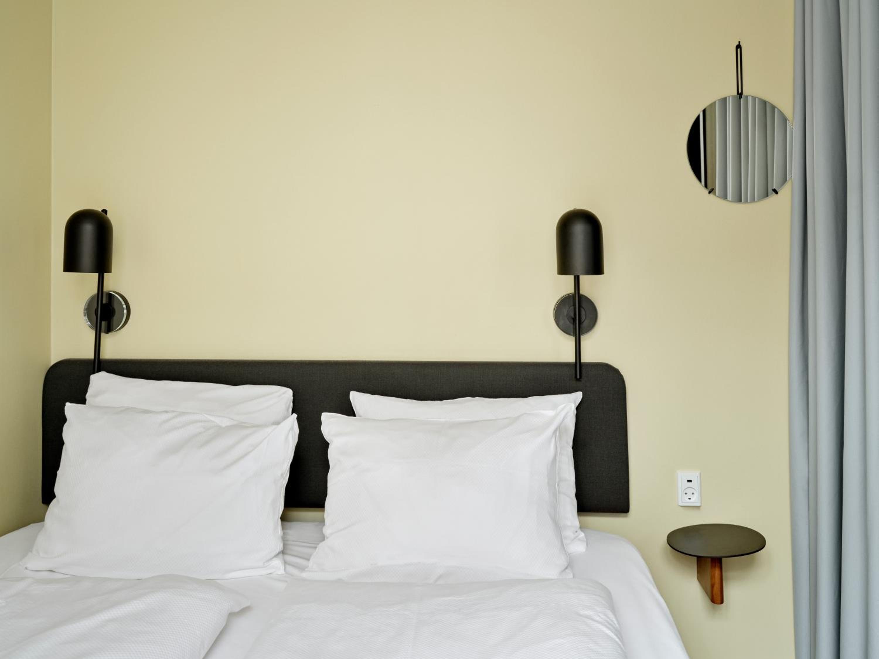 One-Bedroom Apartment (4 Adults) - Photo 13