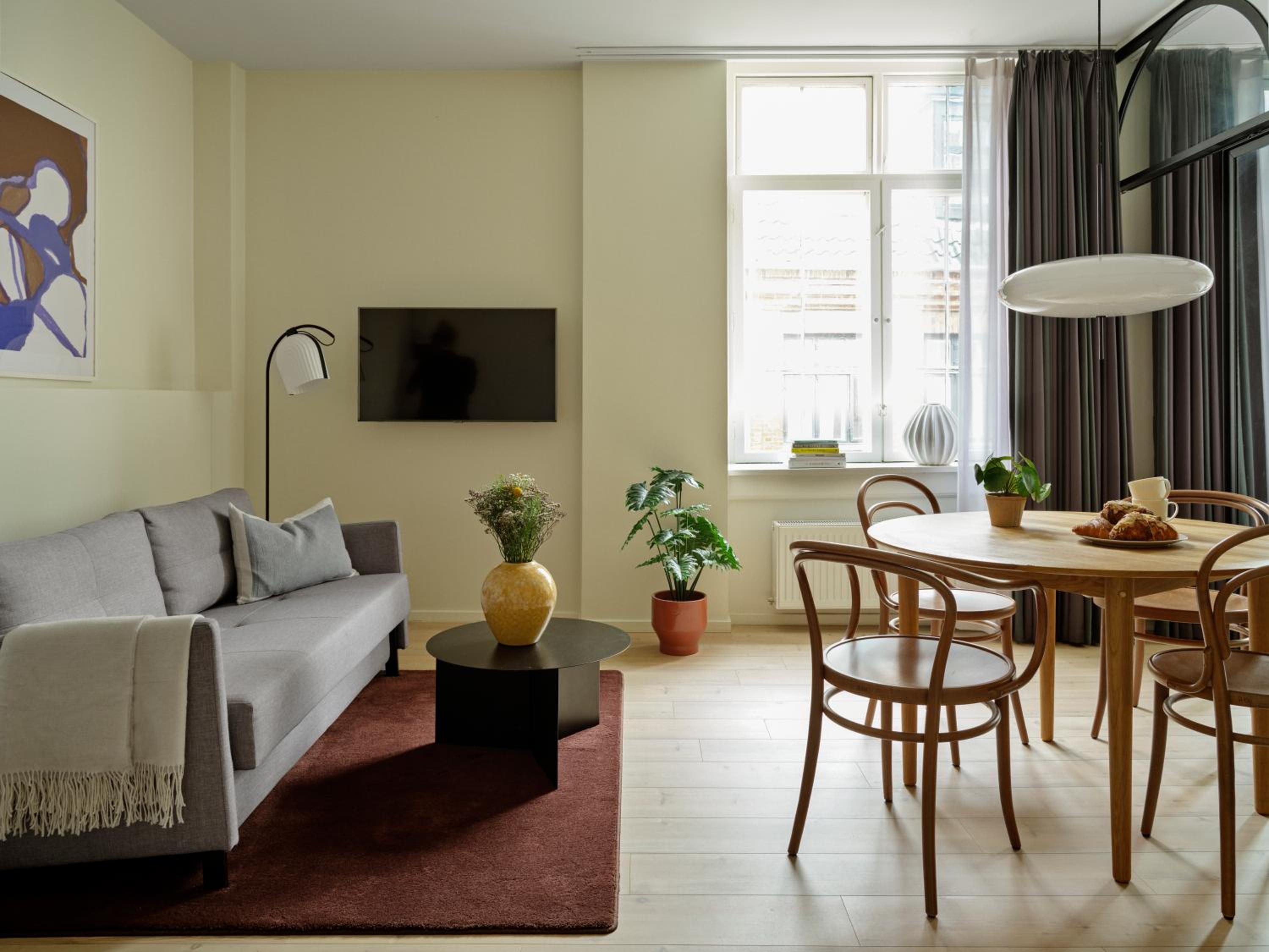 One-Bedroom Apartment (4 Adults) - Photo 16