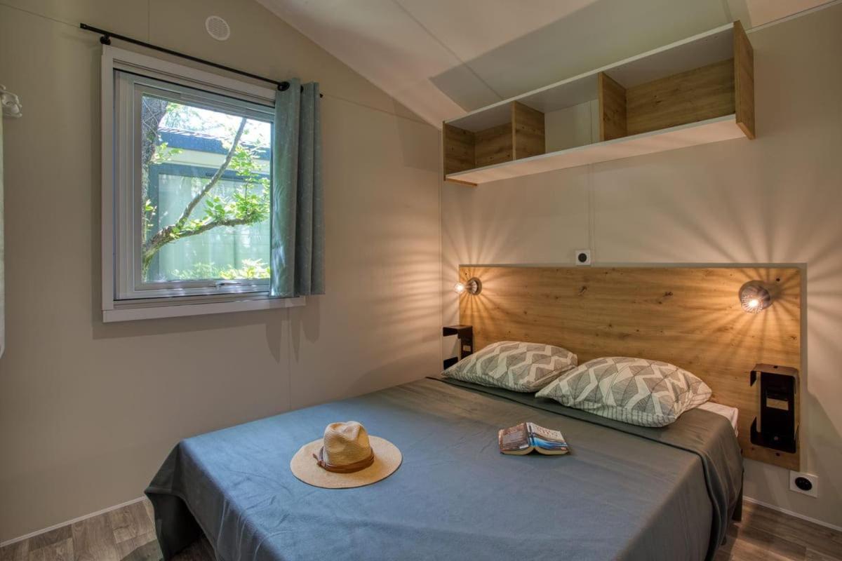 Mobile Home photo 1