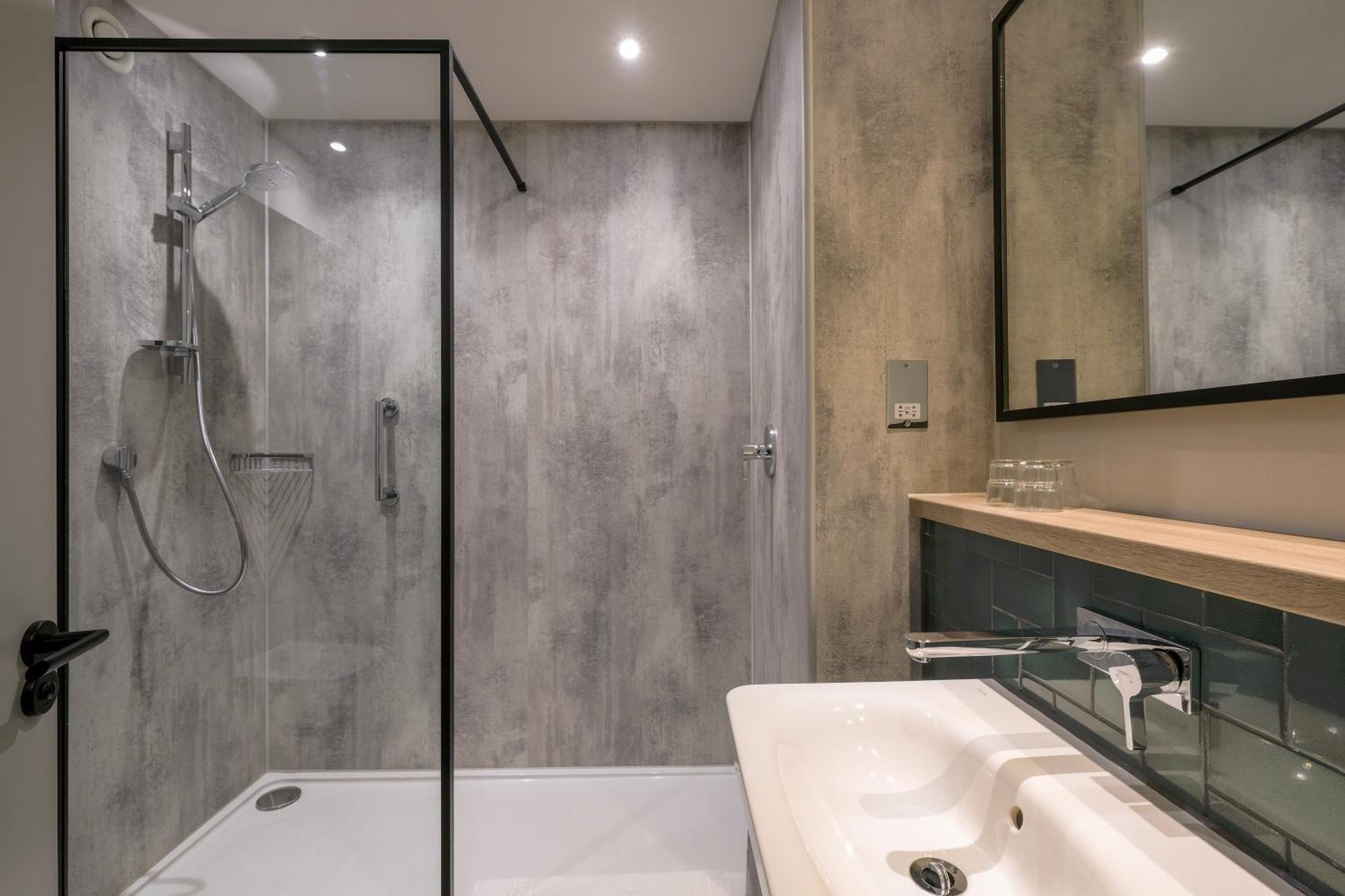 Standard Plus Triple Room photo 3