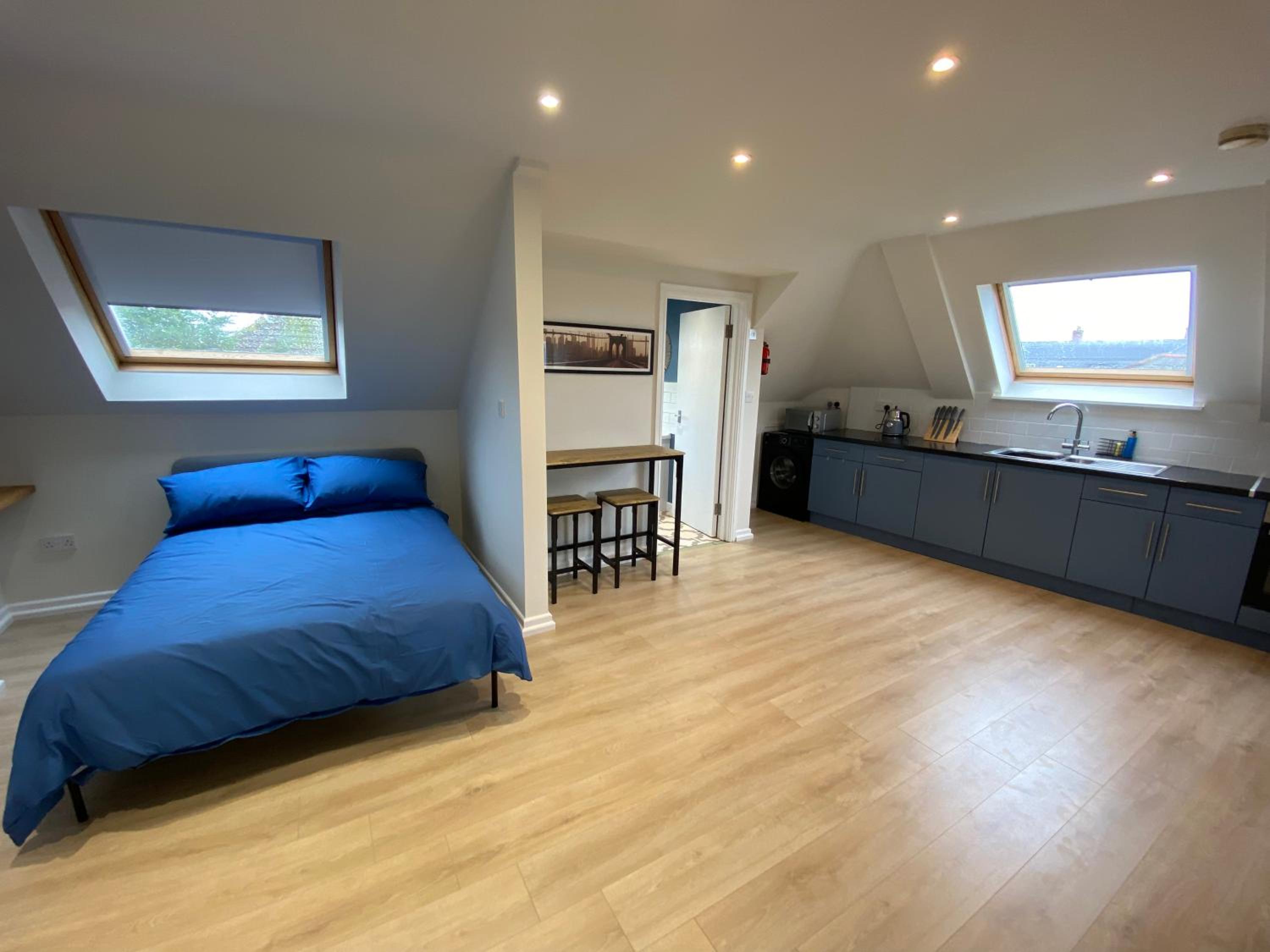 One-Bedroom Apartment photo 1