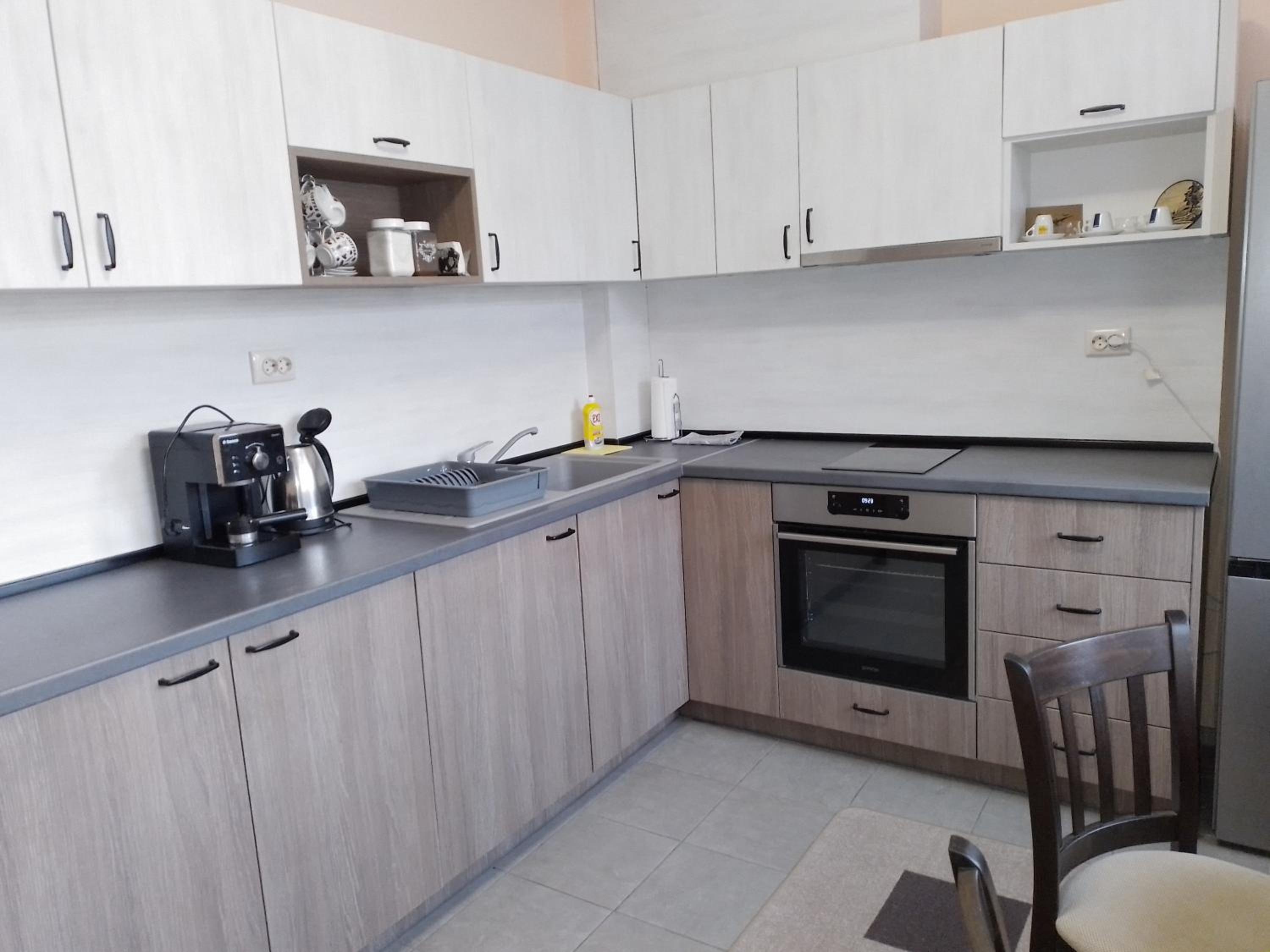 One-Bedroom Apartment - Photo 32