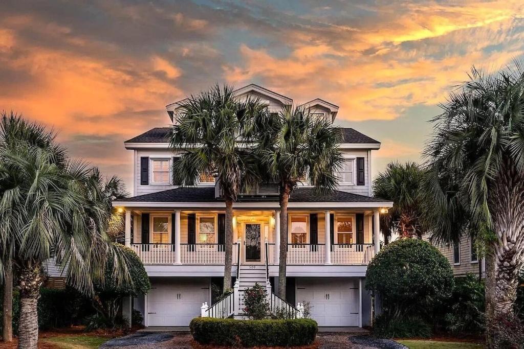 Seven-Bedroom House photo 2