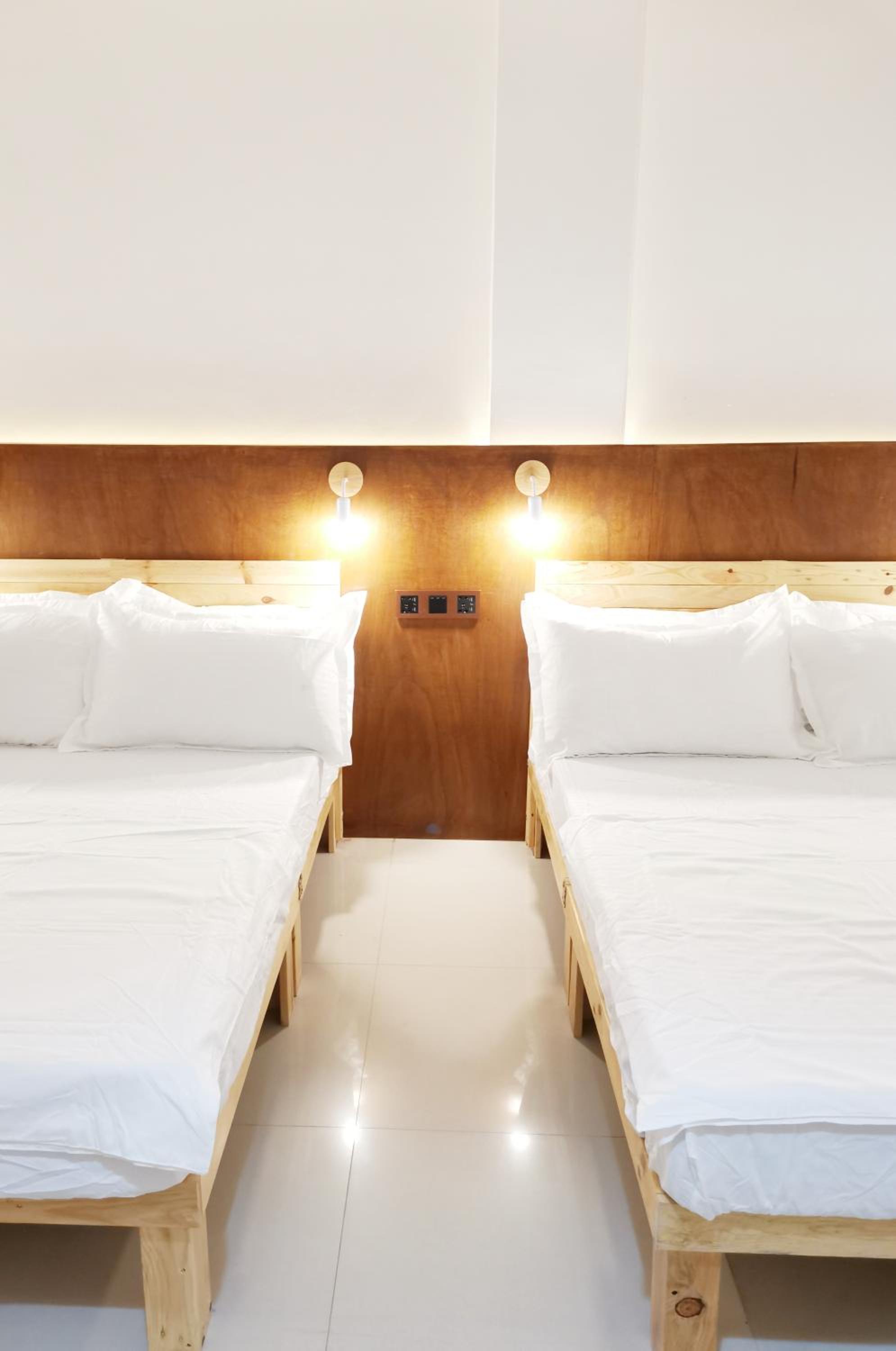 Quadruple Room - Photo 11
