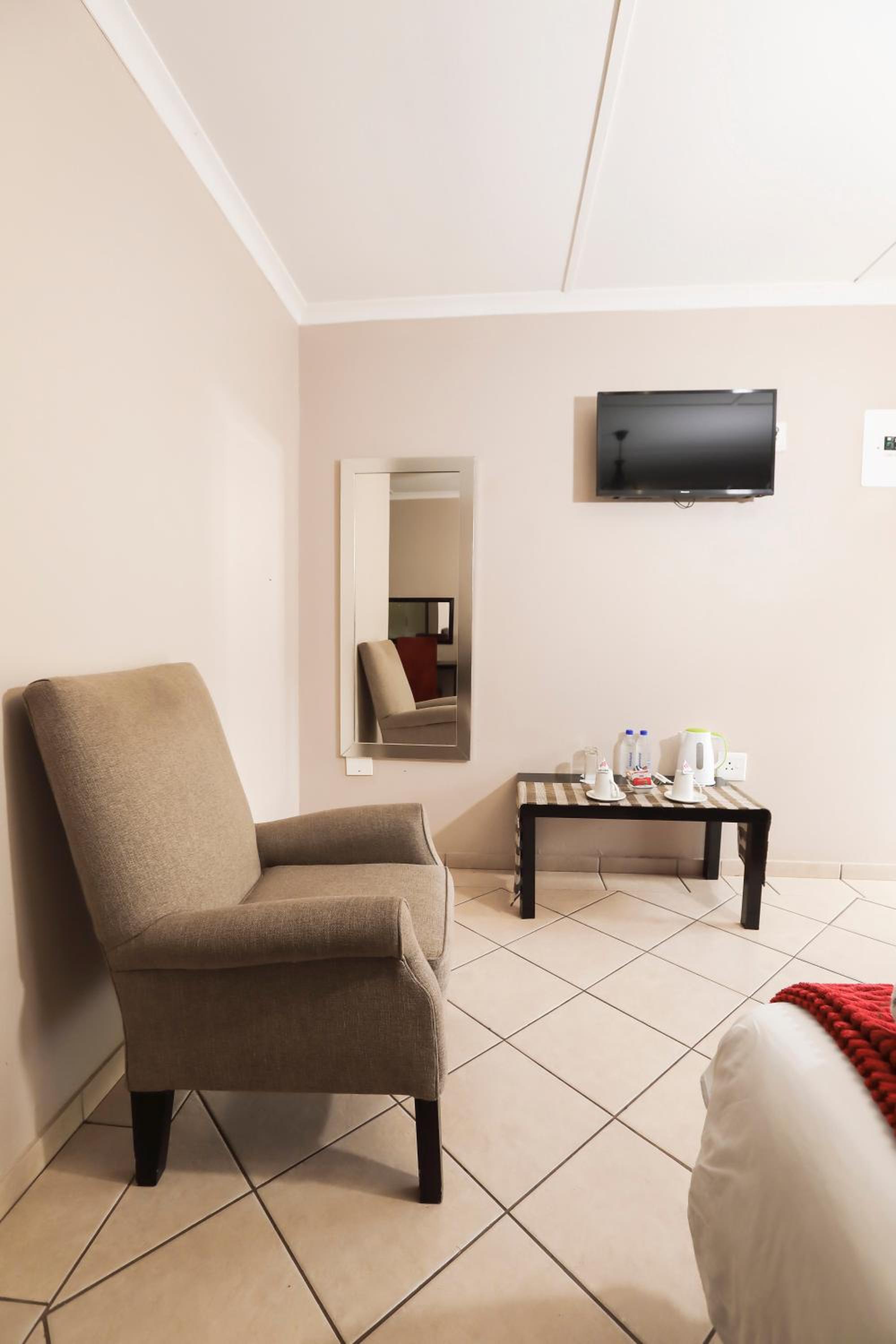 Double or Twin Room photo 3