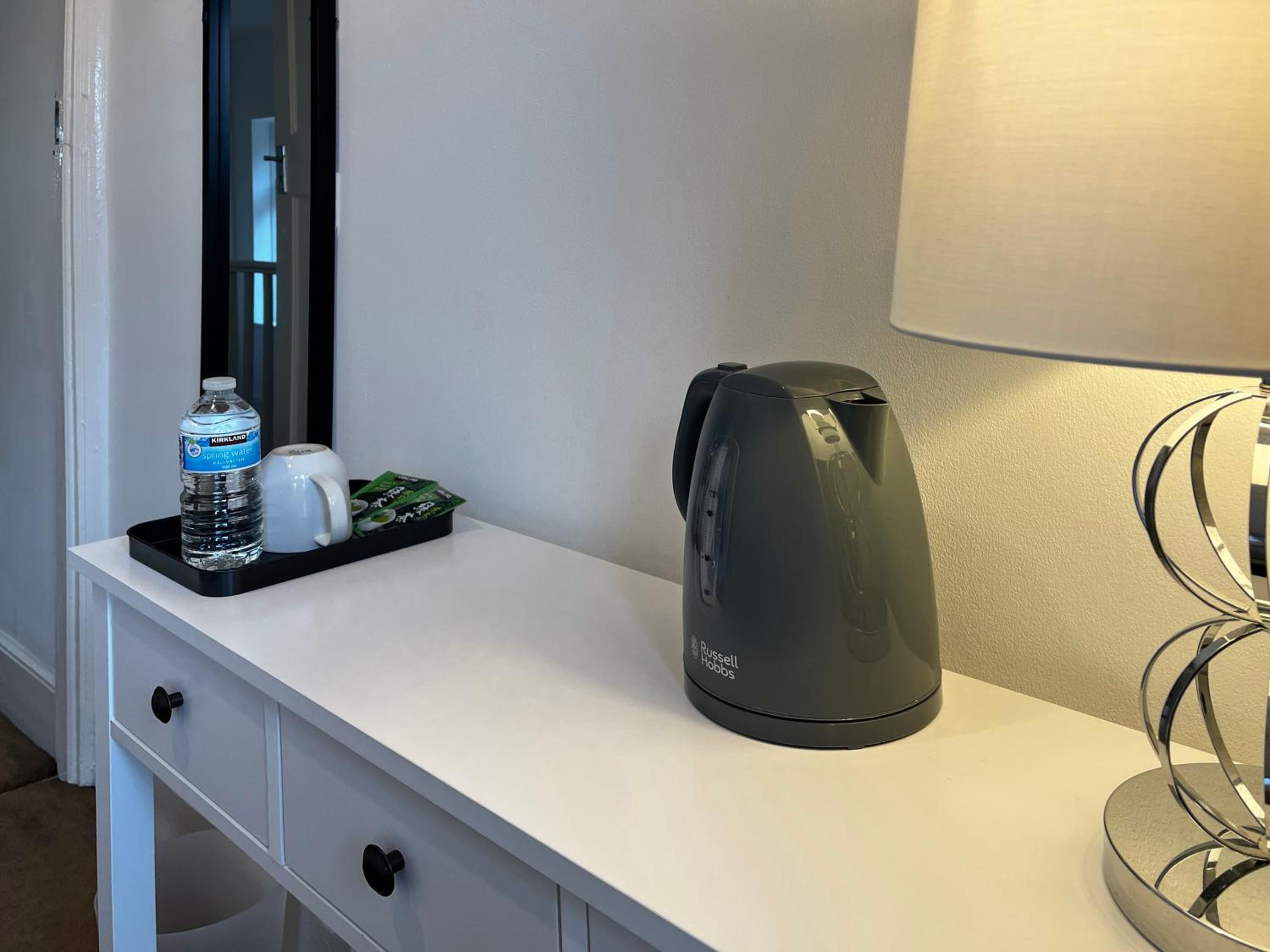 Single Room with Shared Bathroom photo 3