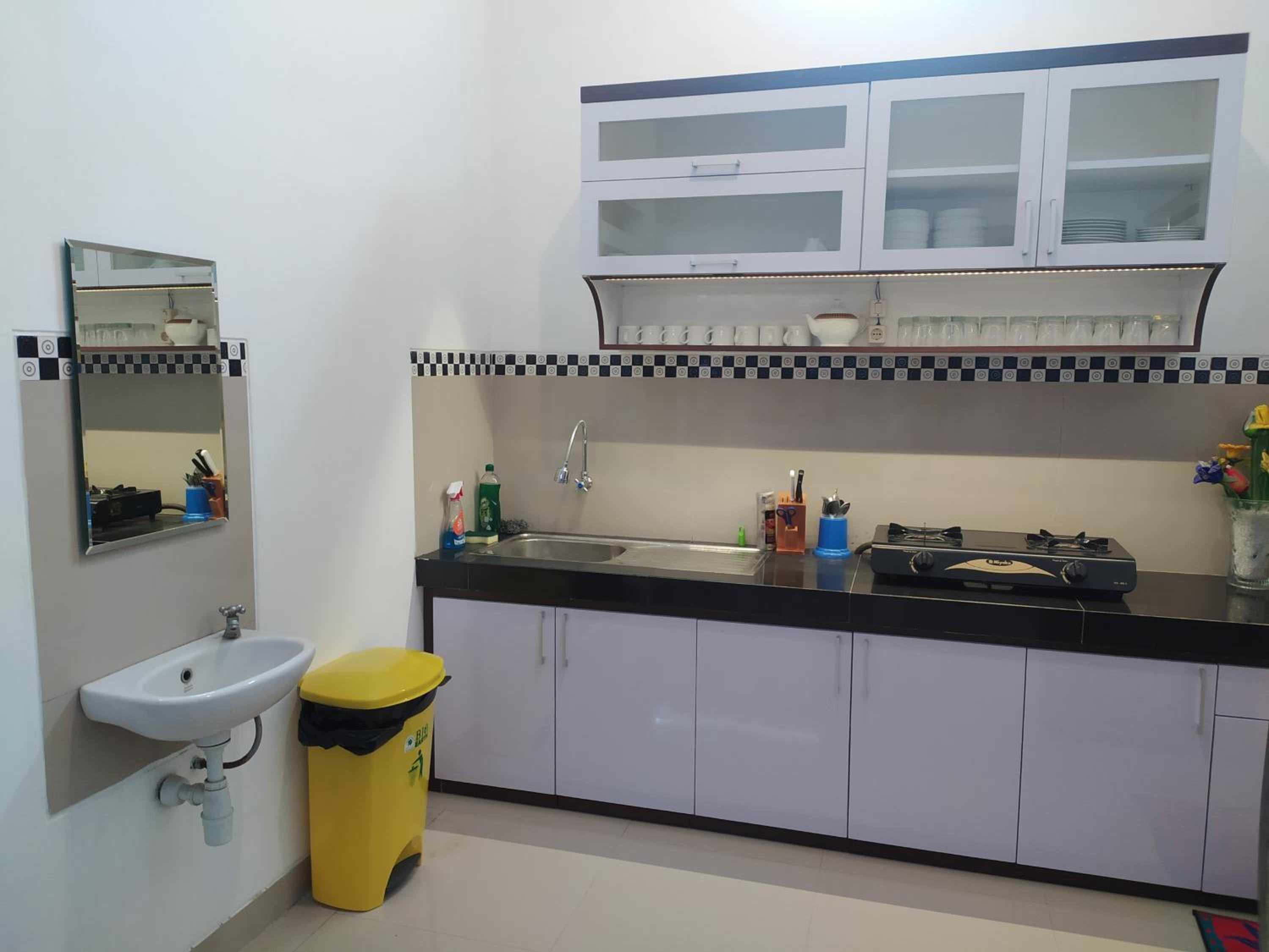 Four-Bedroom House - Photo 23