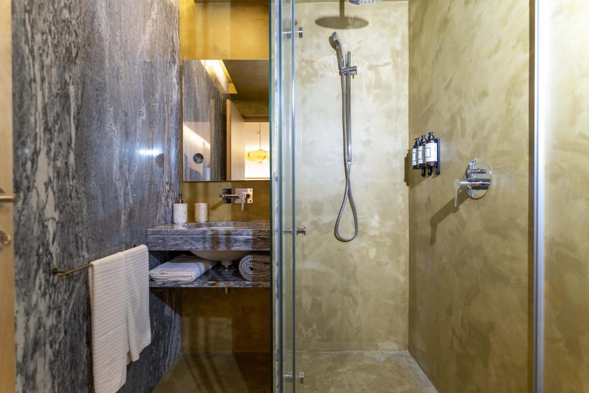 Studio Apartment - Photo 7
