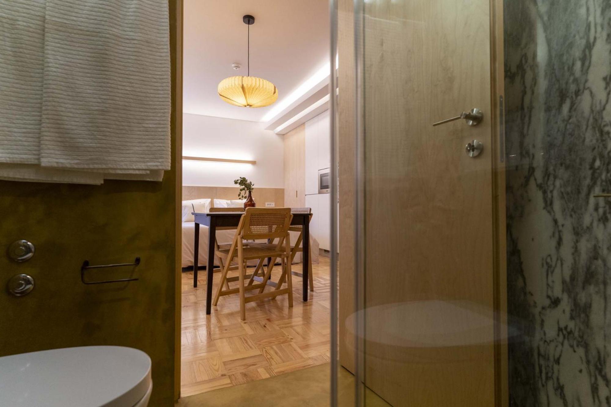 Studio Apartment - Photo 8