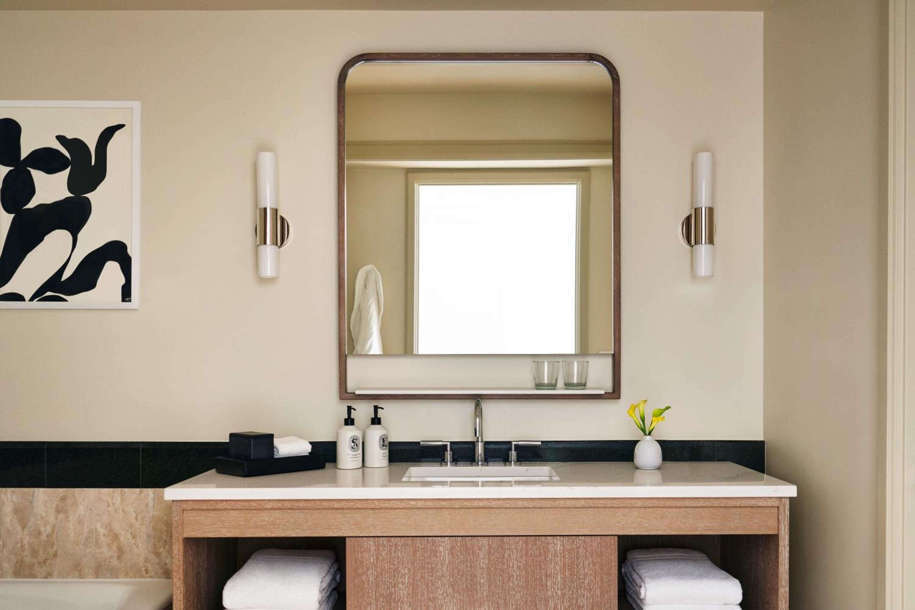 Premier Cityscape Access Room King