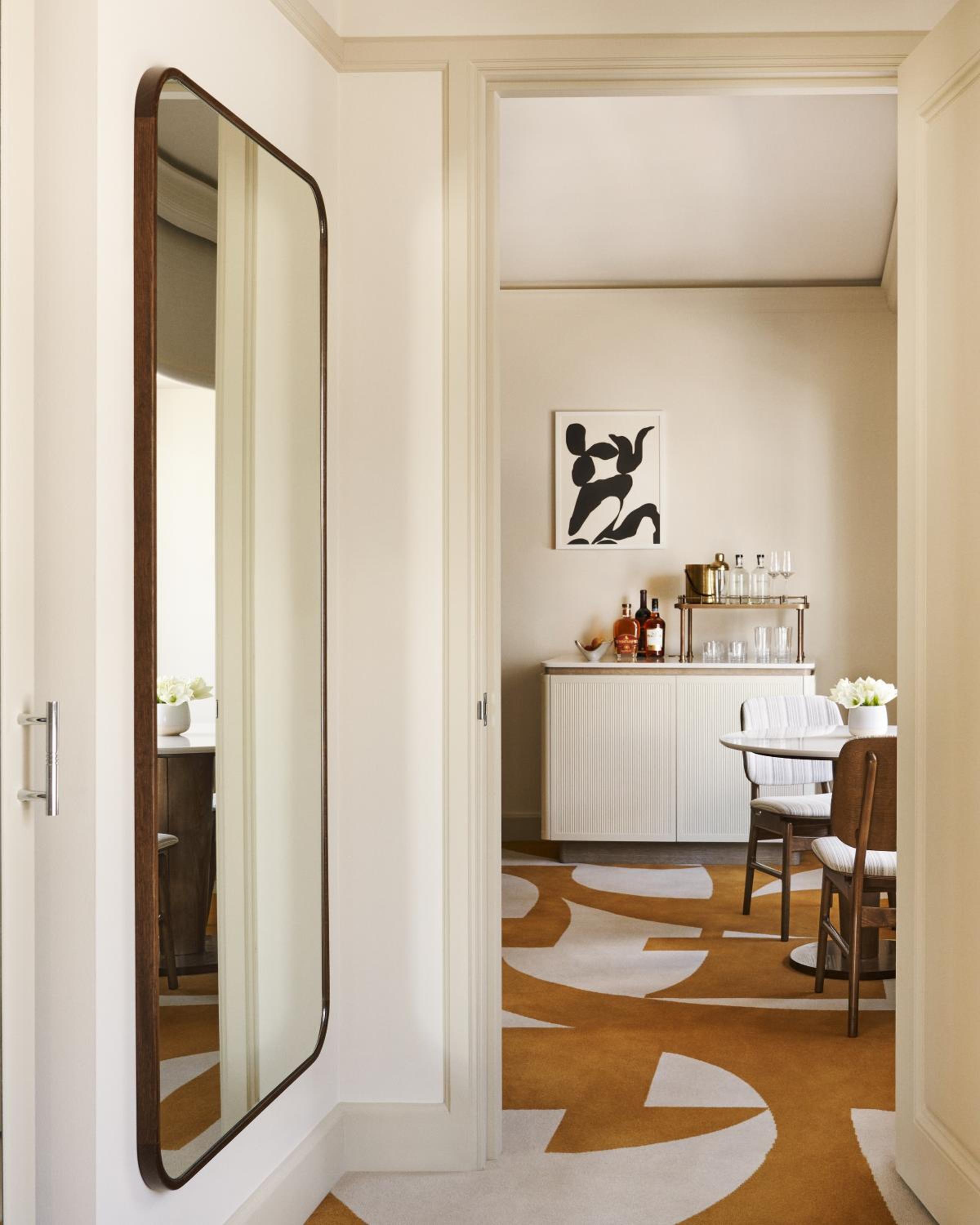 Grand Cityscape Corner Suite