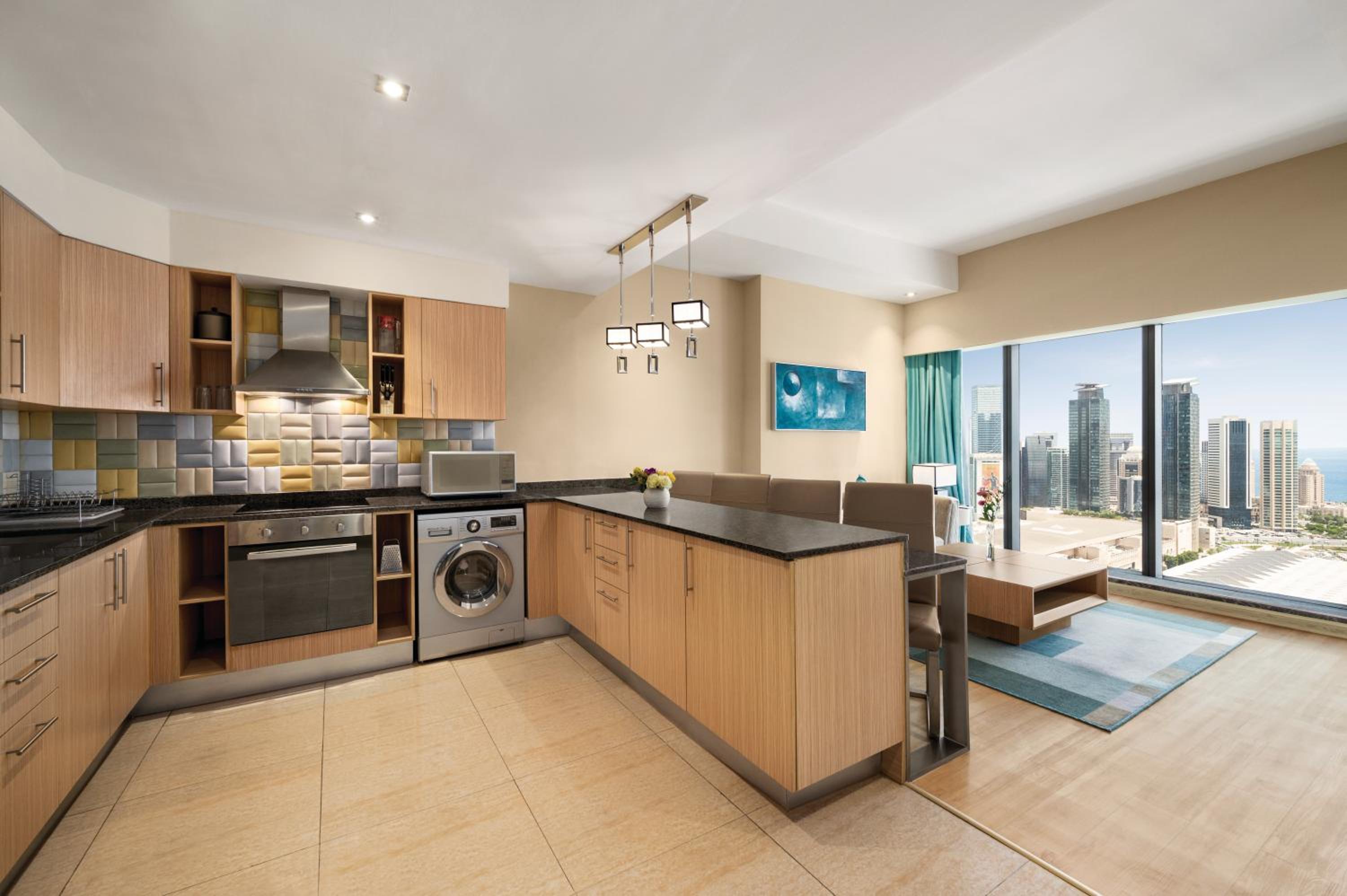 One-Bedroom Apartment with City View photo 2