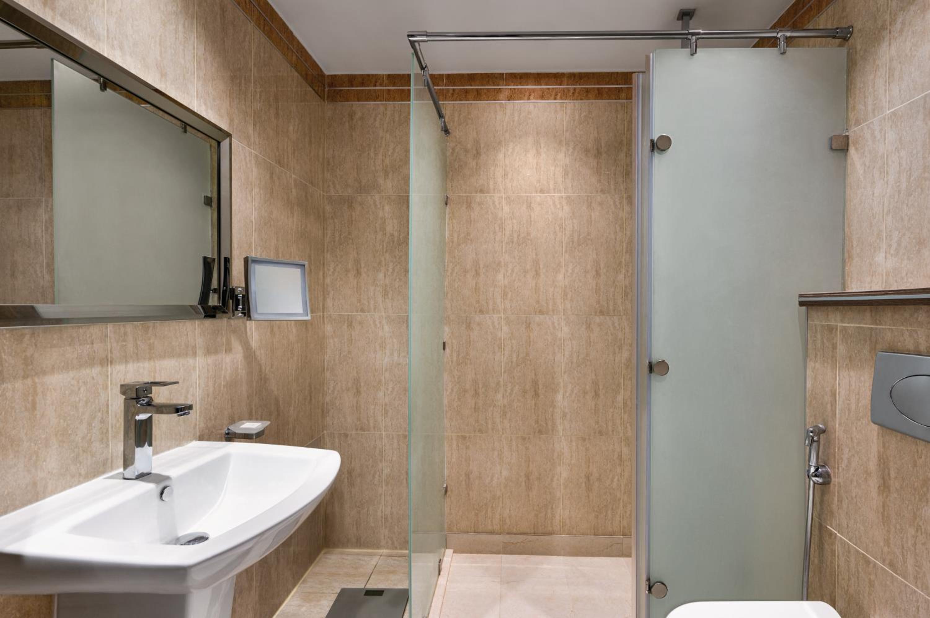 Premium One-Bedroom Apartment with City View photo 2