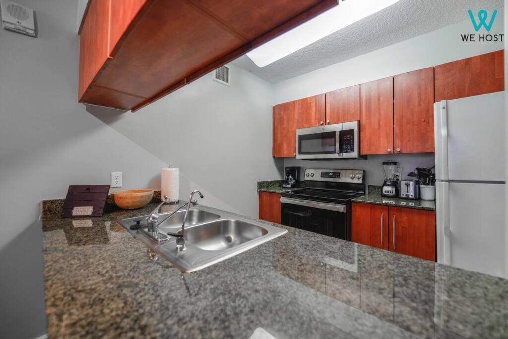 Three-Bedroom Apartment photo 2