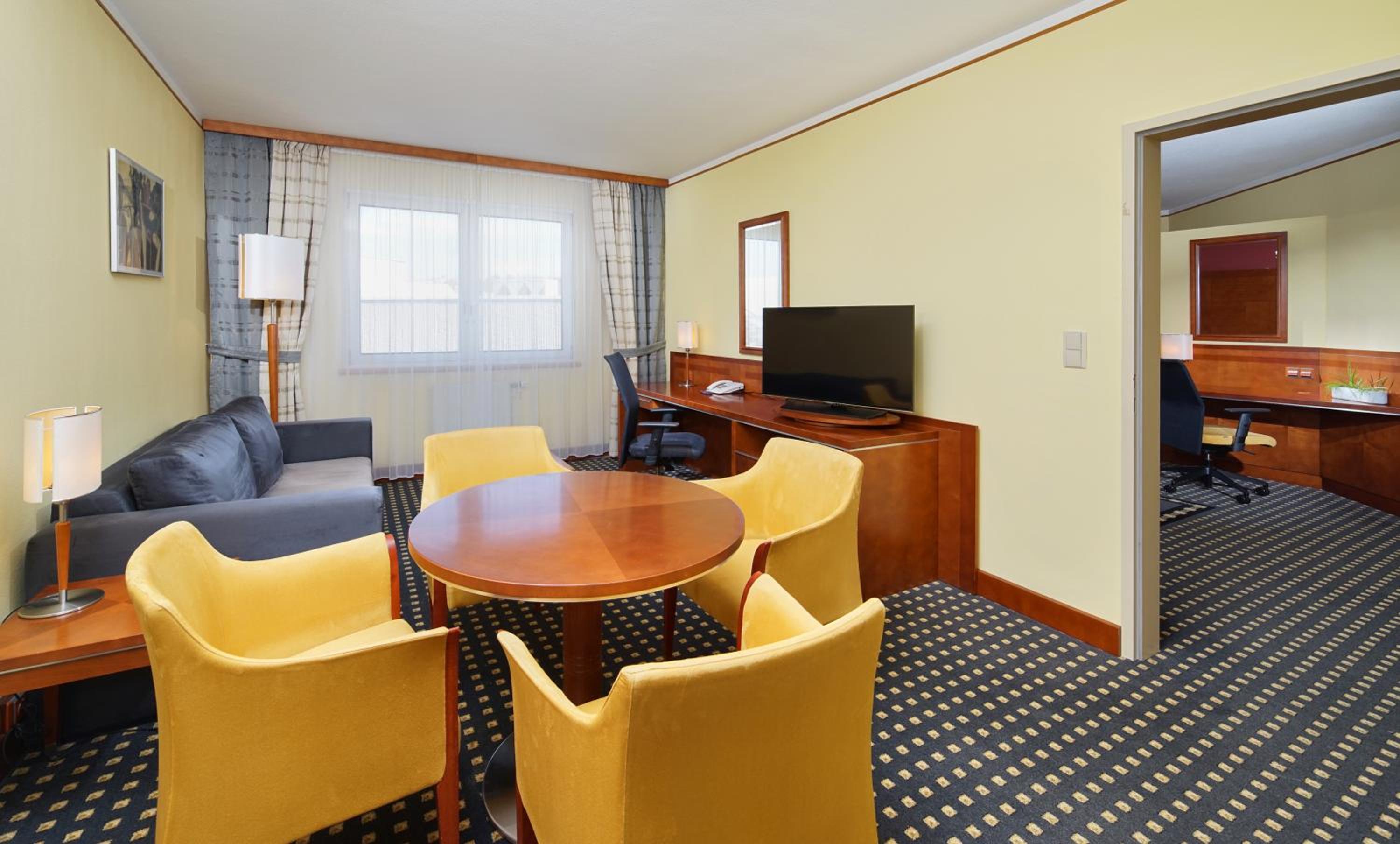 Executive Suite photo 2
