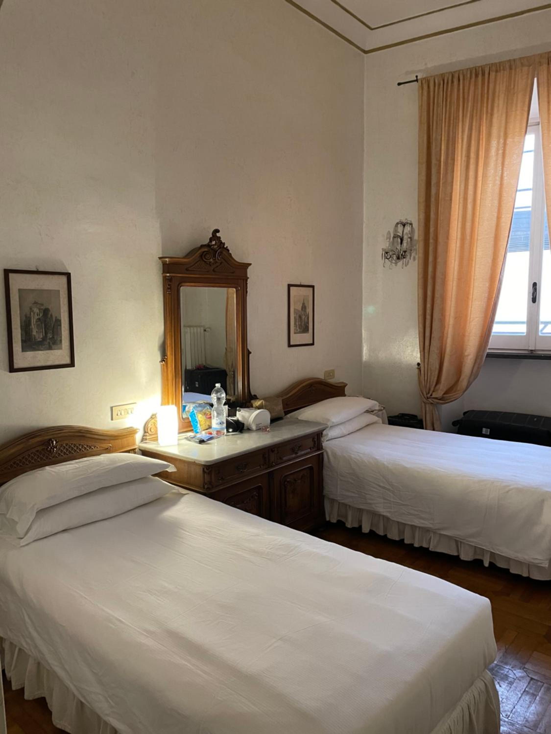 Twin Room with City View photo 1