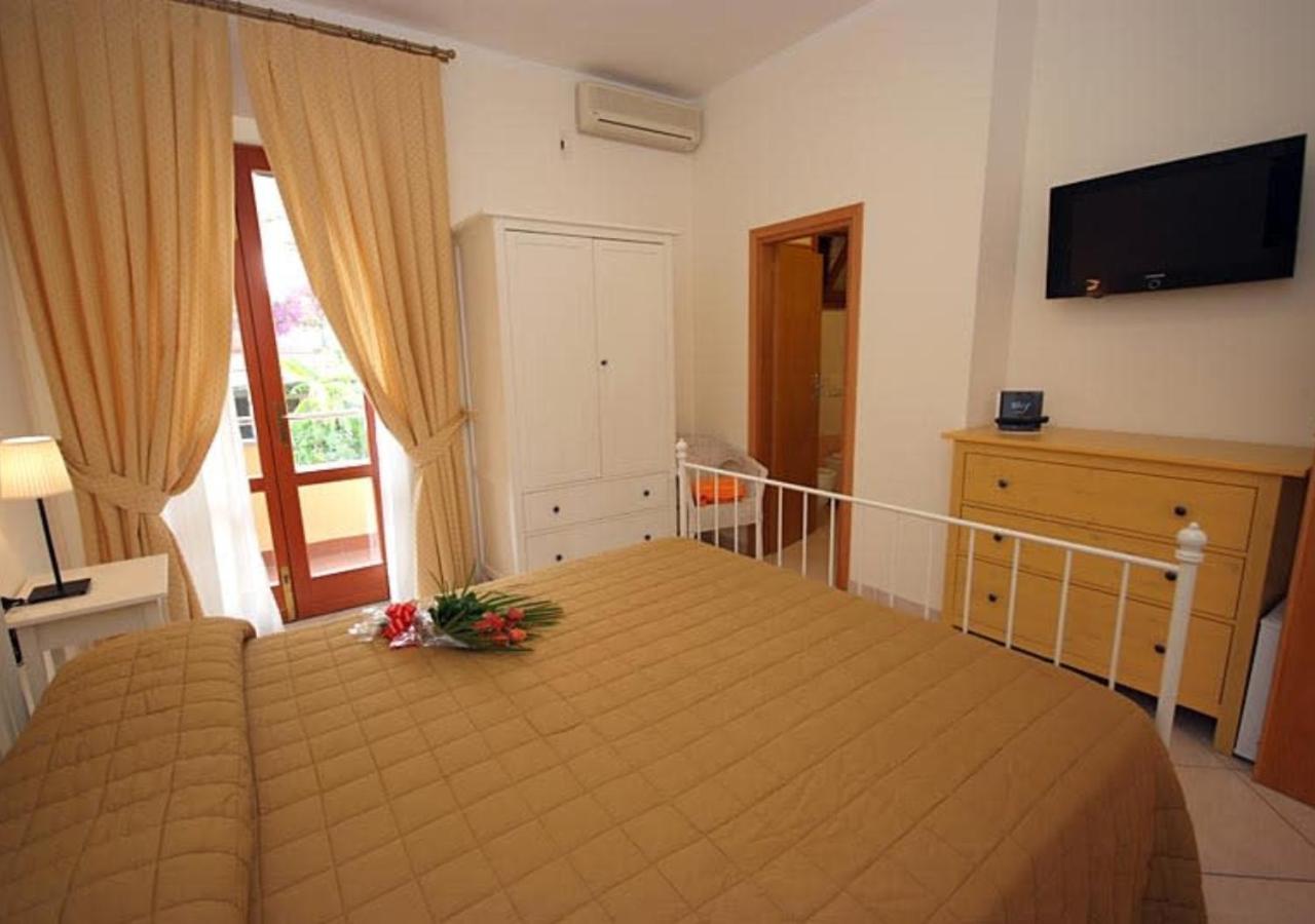 Standard Double Room - Photo 1