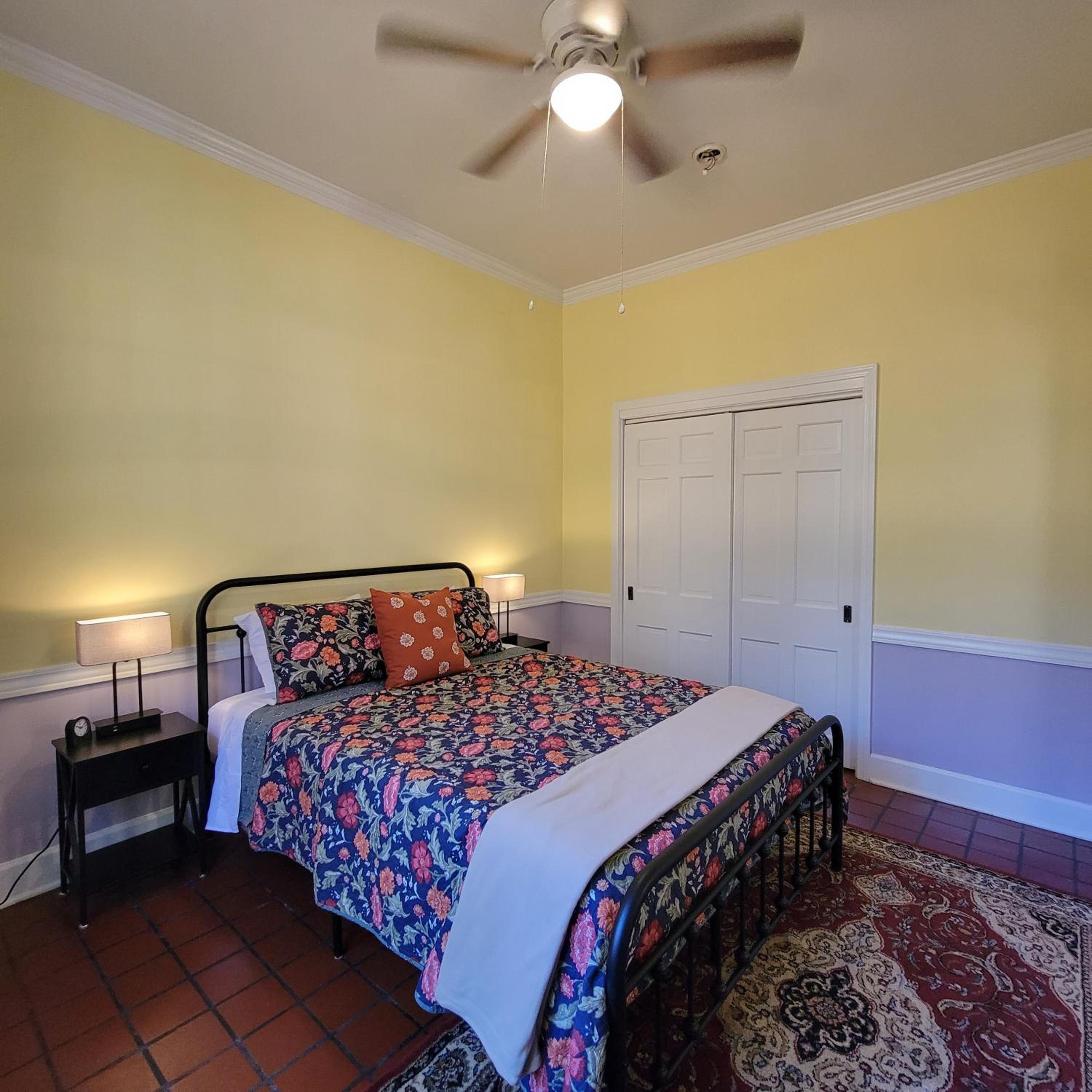 Deluxe Queen Room - Photo 1
