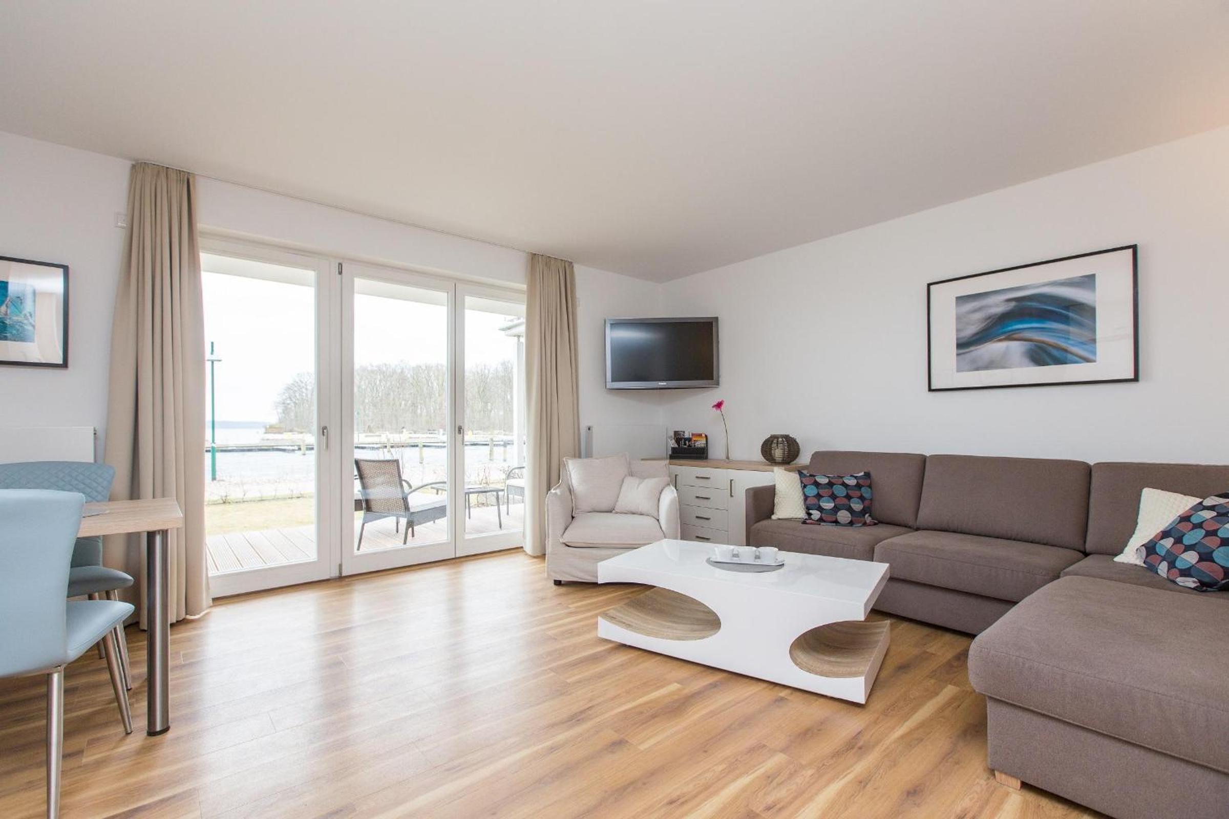 Apartment with Lake View photo 1