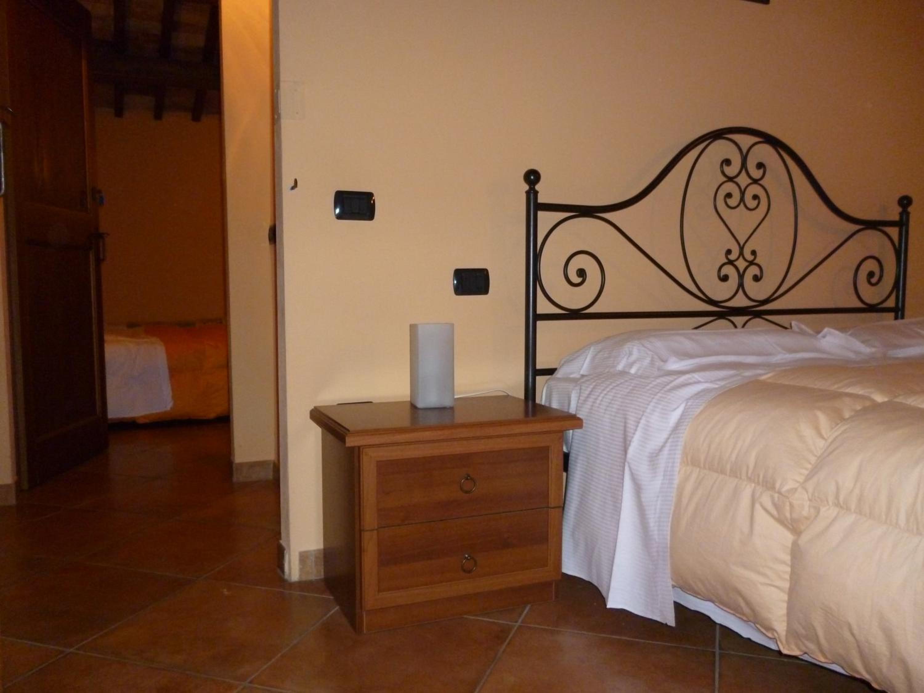 Double Room with Shared Bathroom photo 3