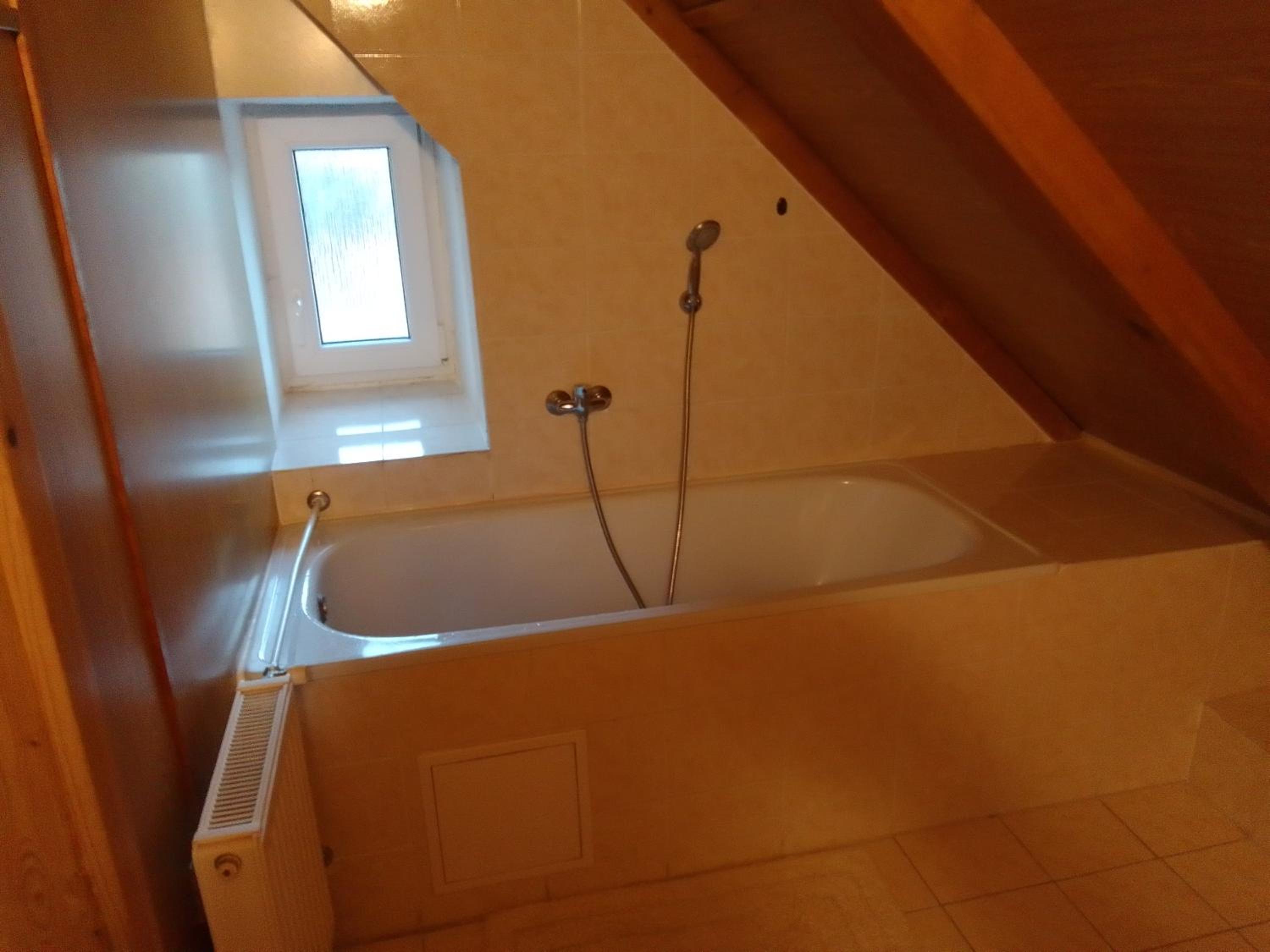 Basic Triple Room photo 3