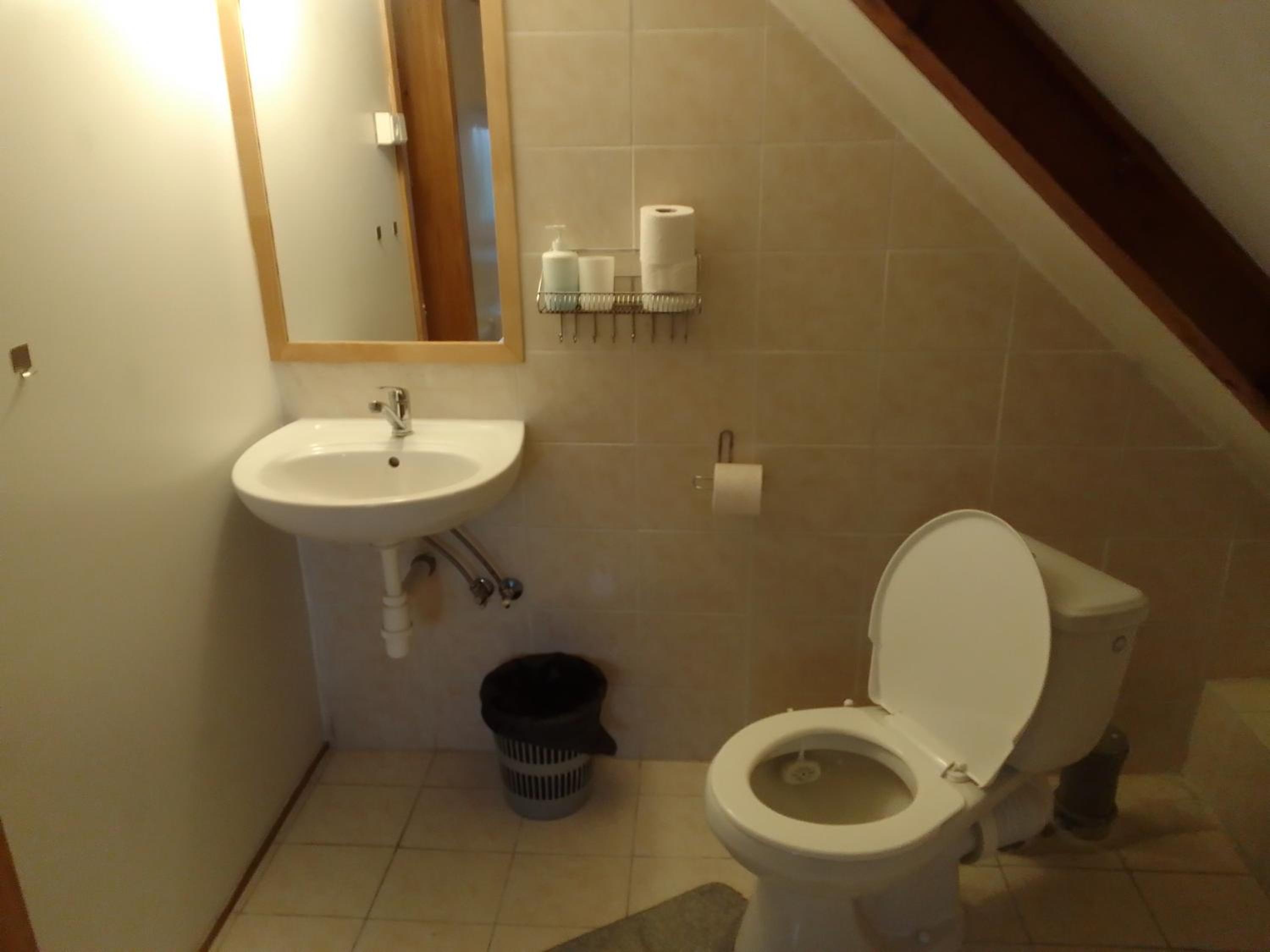 Basic Triple Room photo 3