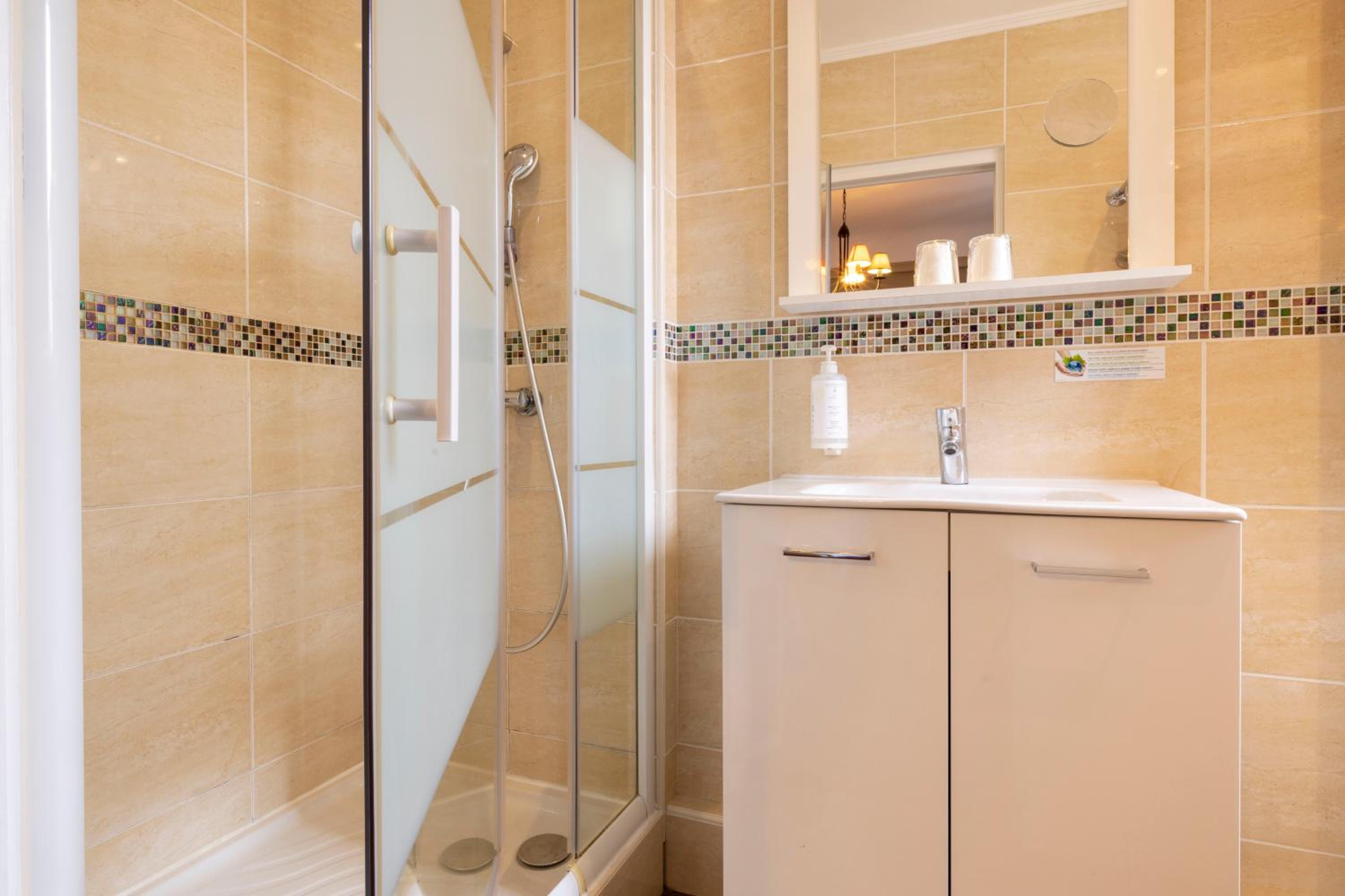 Superior Triple Room photo 2