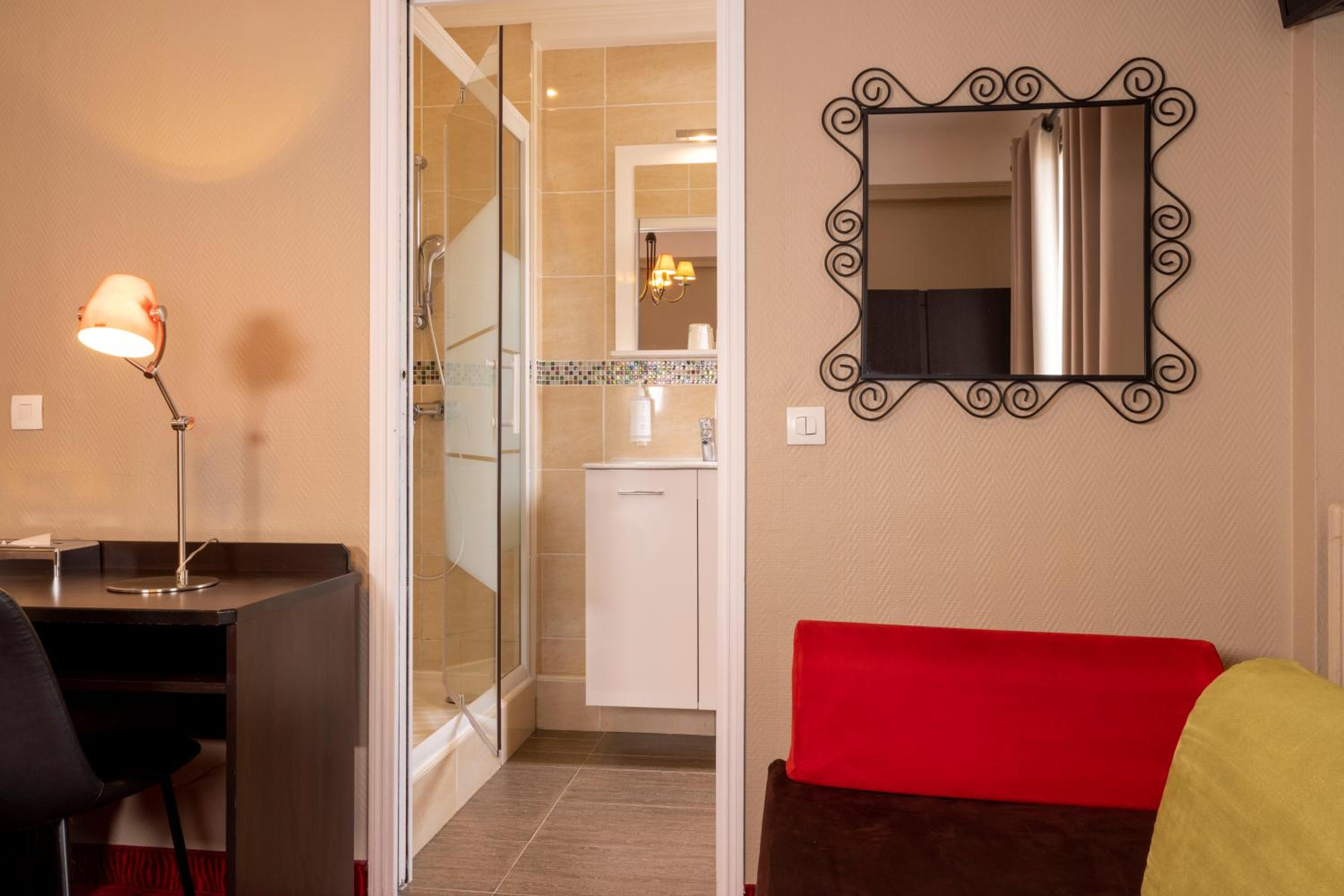 Superior Triple Room photo 3