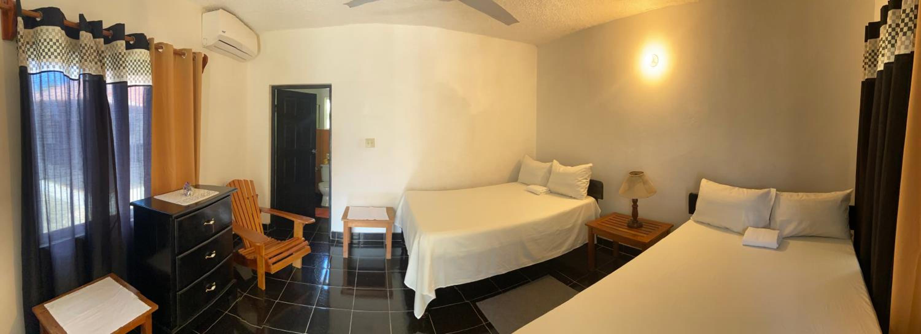 Deluxe Double Room with Bath photo 3