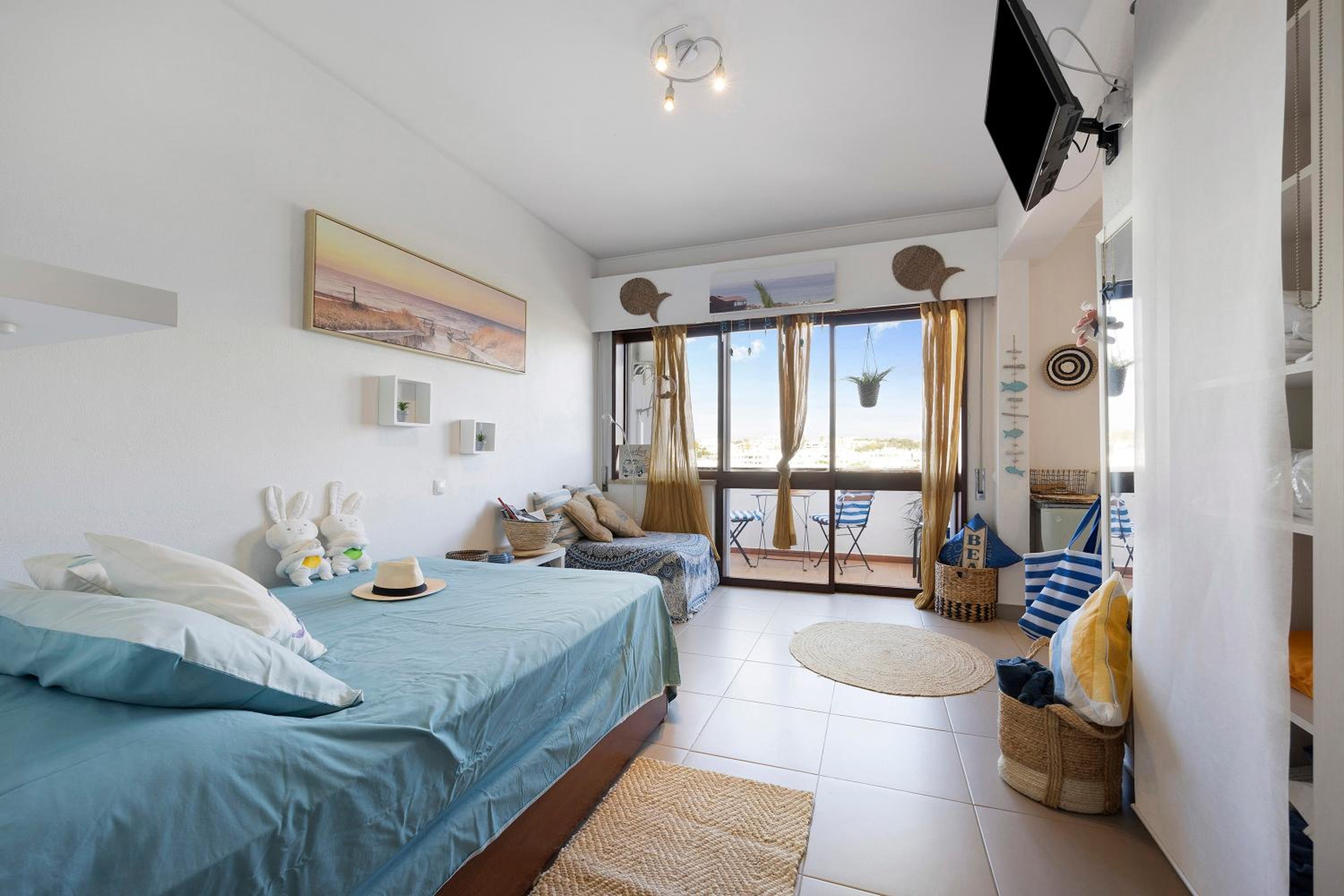 Superior One-Bedroom Apartment with Balcony