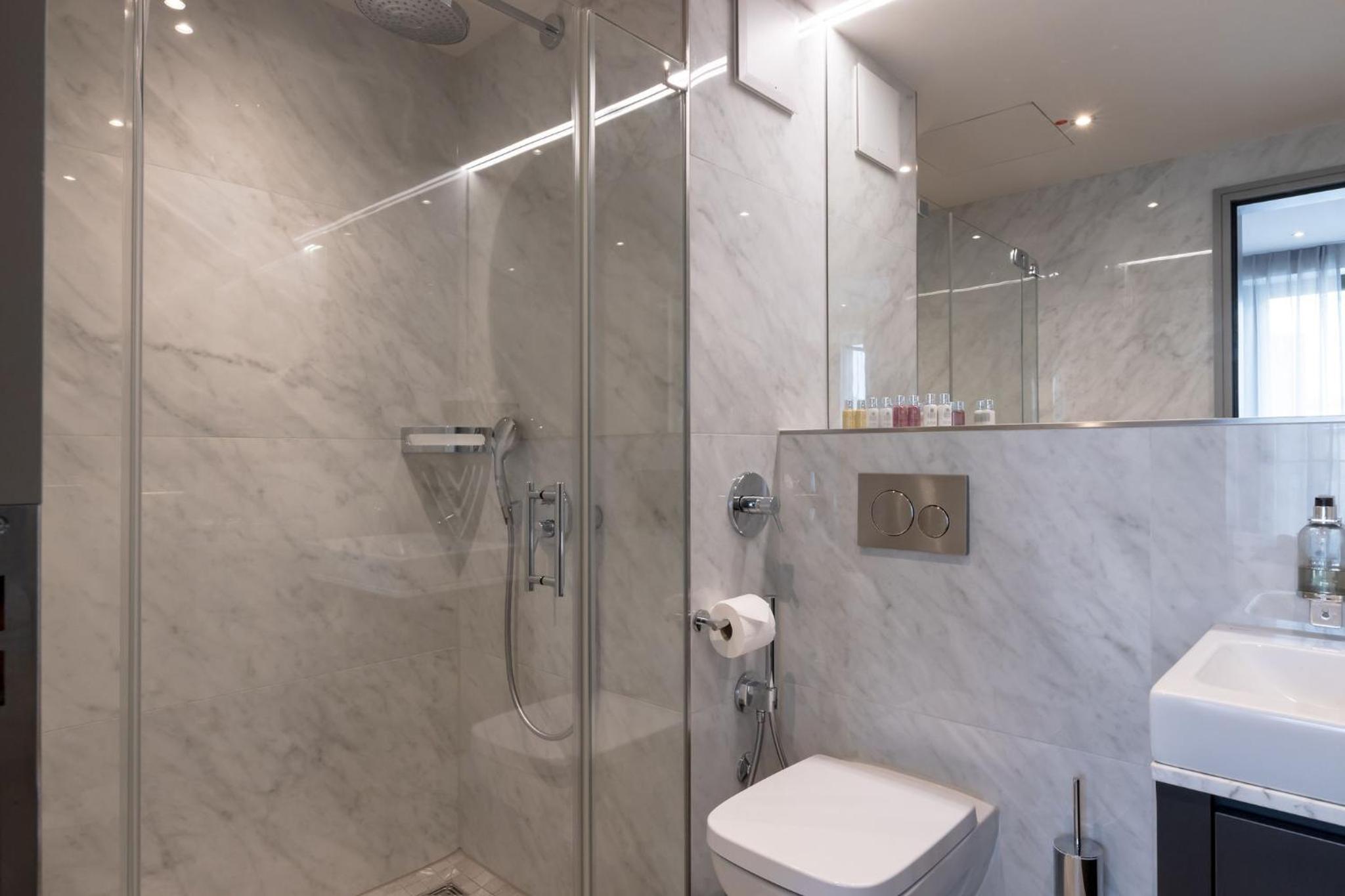 Standard Suite - Photo 21