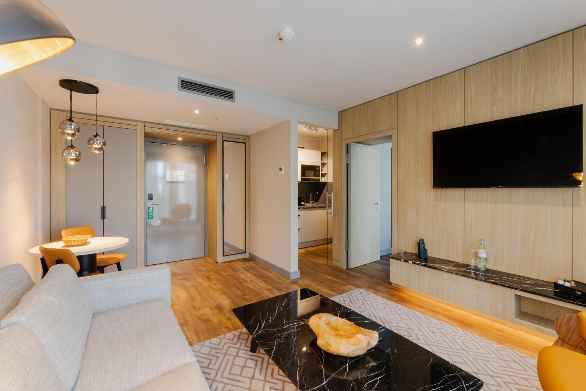 Standard Suite - Photo 23