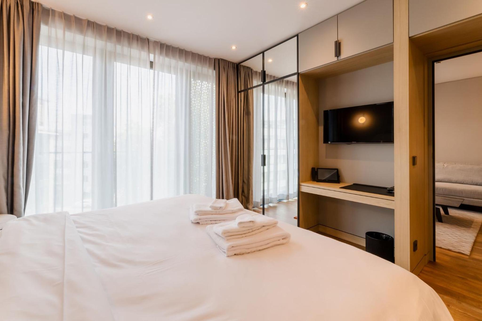 Standard Suite - Photo 20