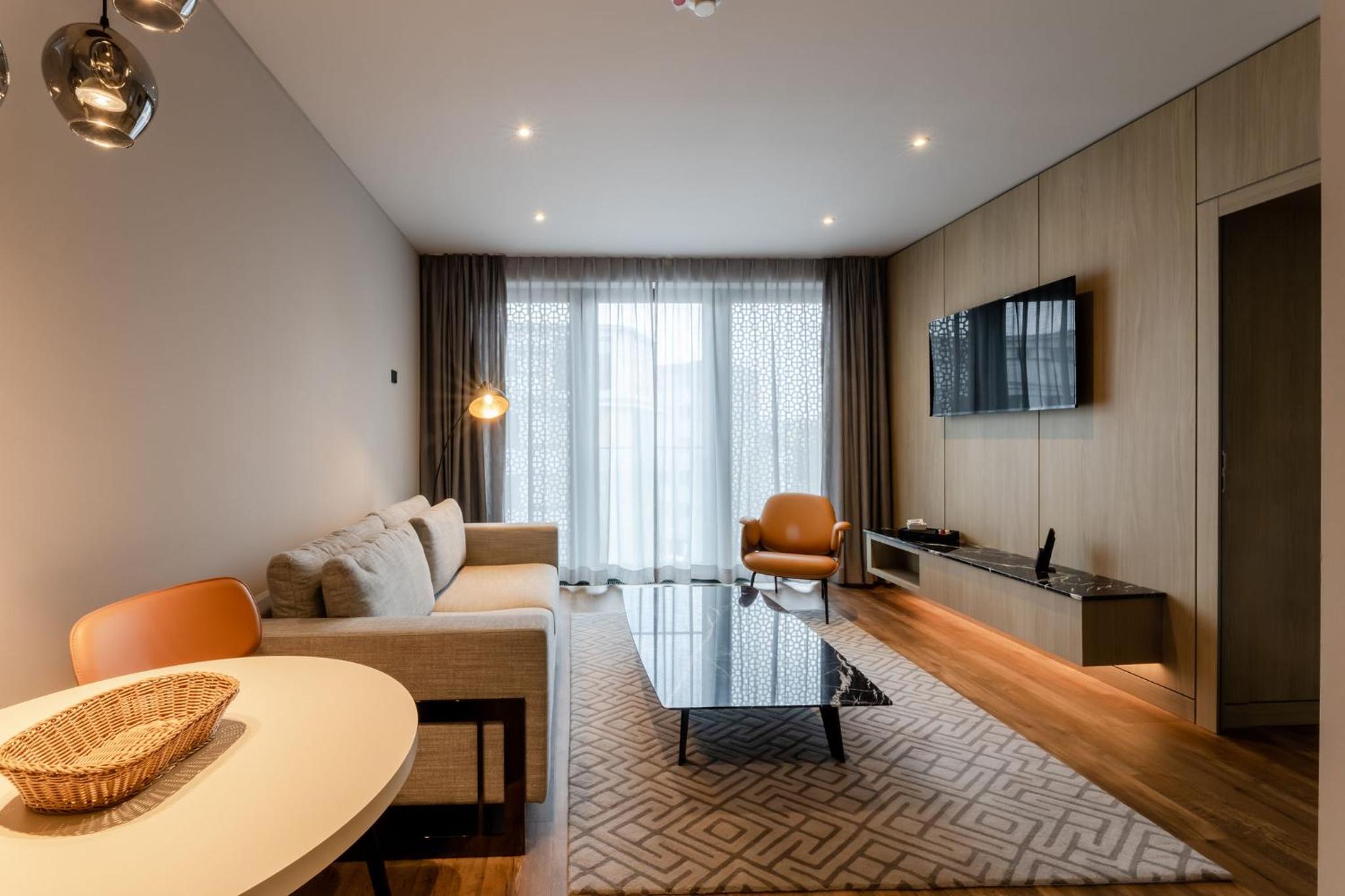 Standard Suite - Photo 6