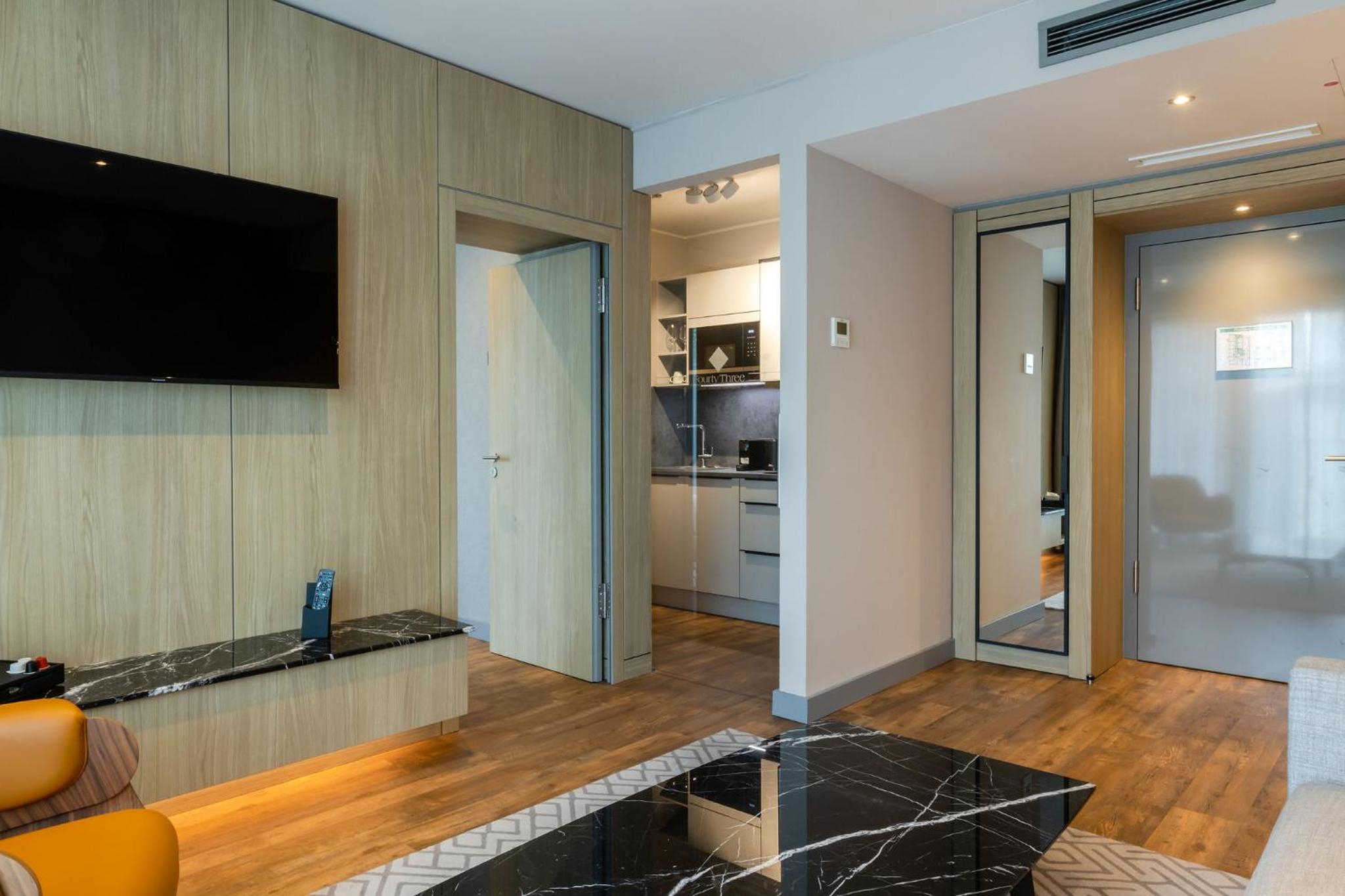 Standard Suite - Photo 16