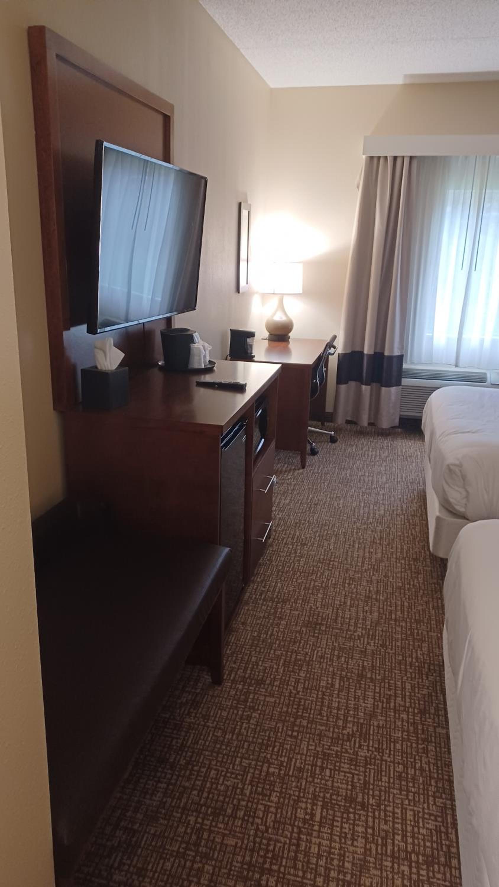 2 Queens Beds, Hearing Accessible Room, Non-Smoking - Photo 2