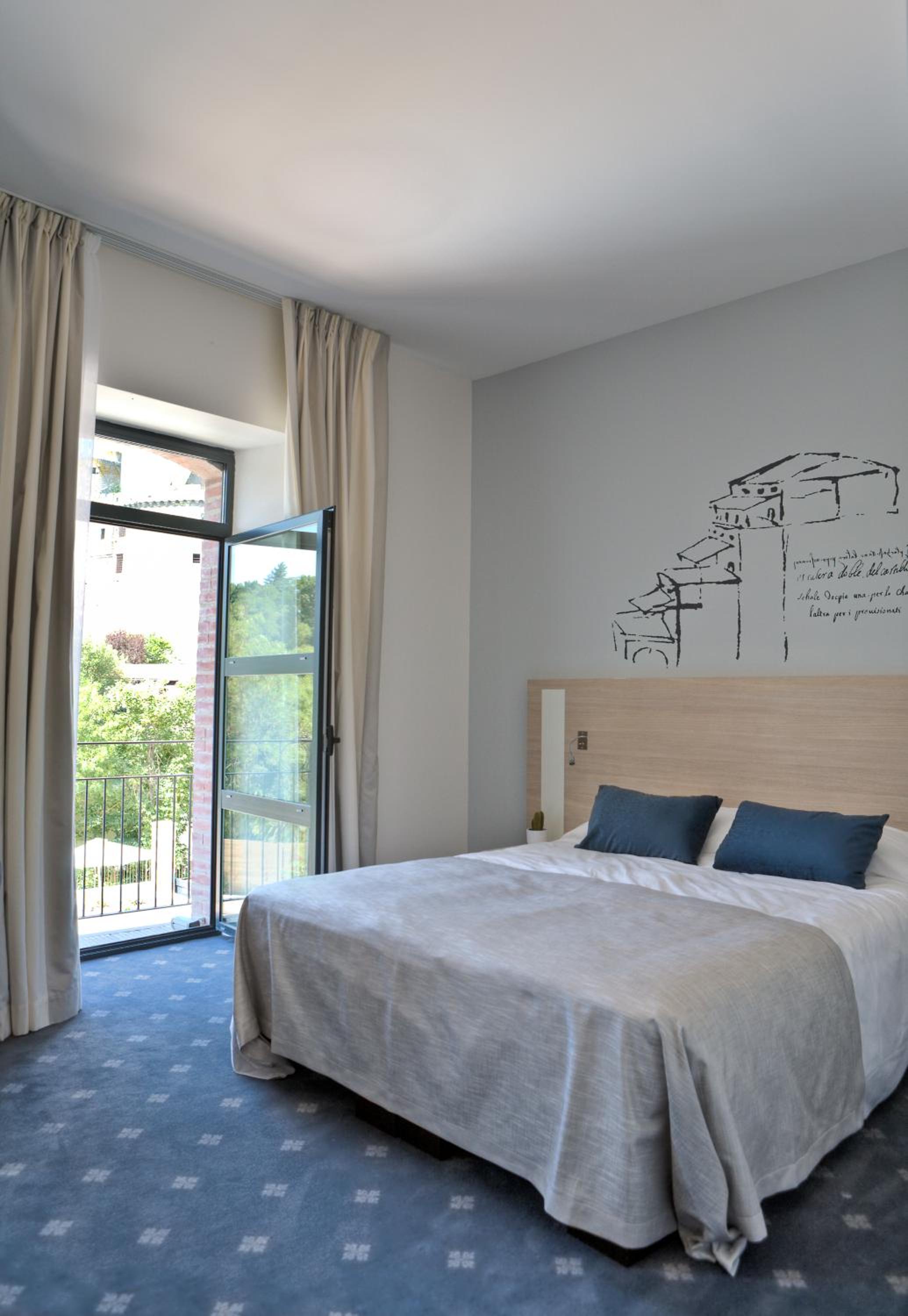 Privilege Queen Room with Balcony  - Photo 6