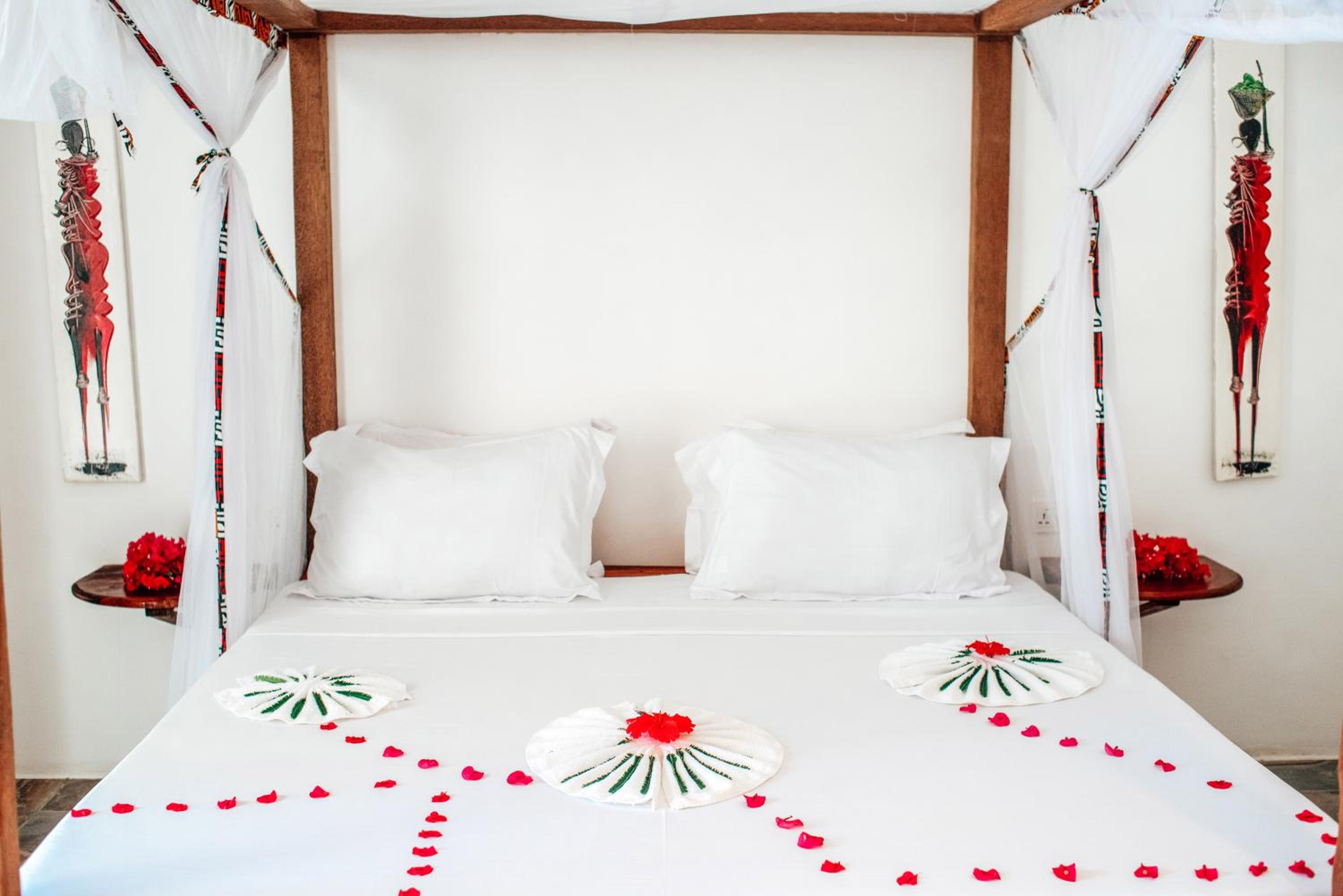 Deluxe Double Room with Side Sea View - Photo 3