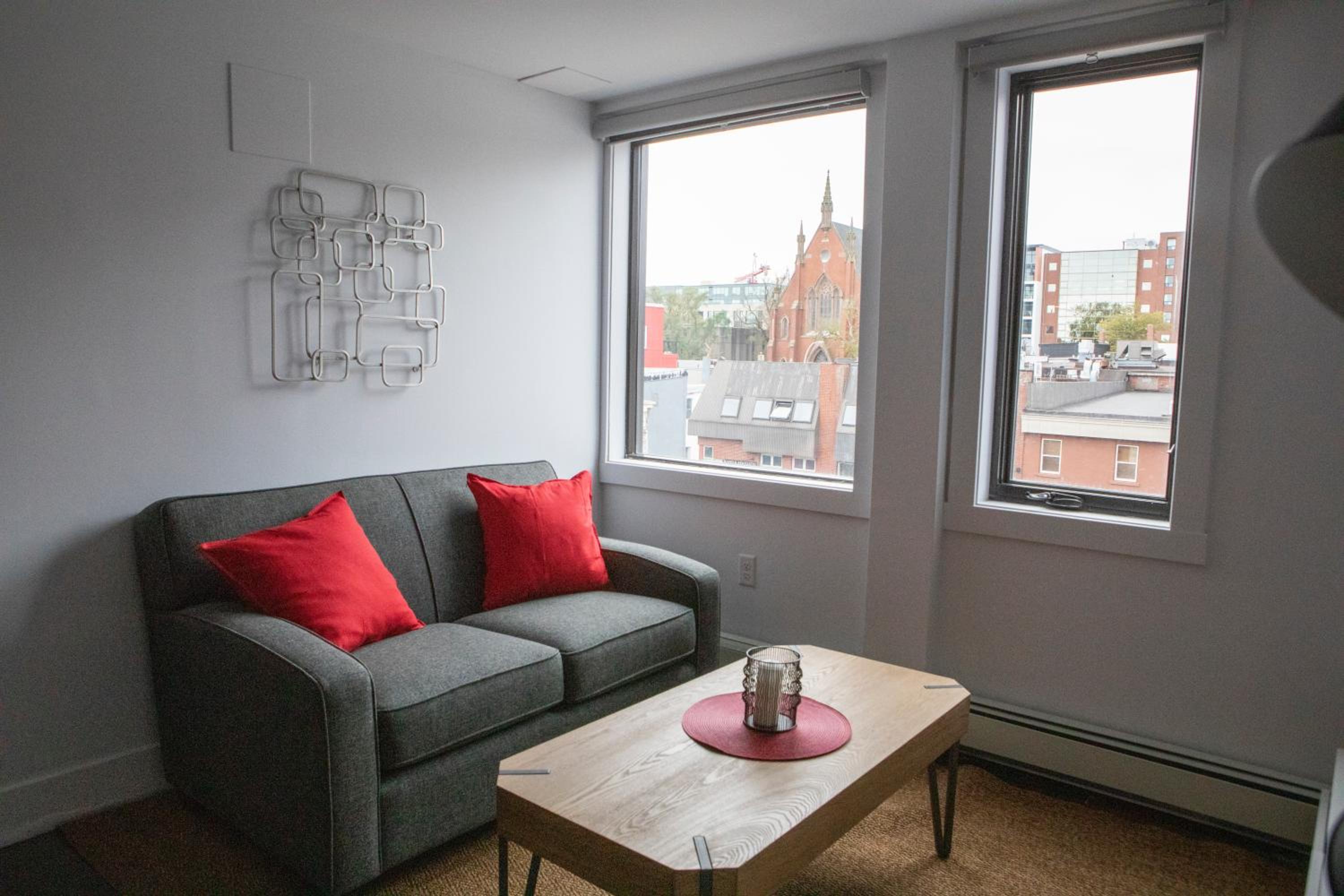 Executive Suite - Photo 5