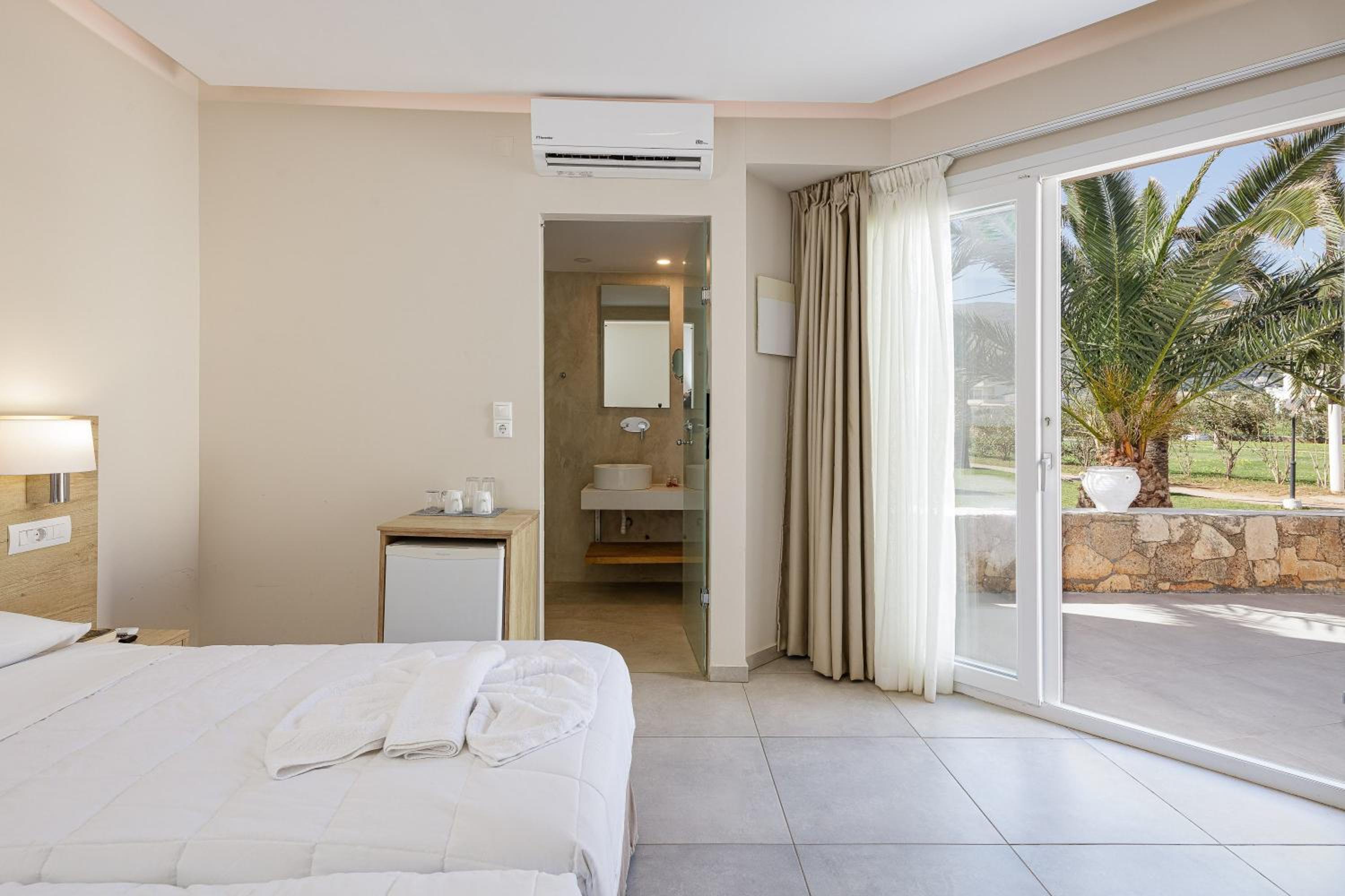 Superior Twin/Double Room with Garden View - Photo 1
